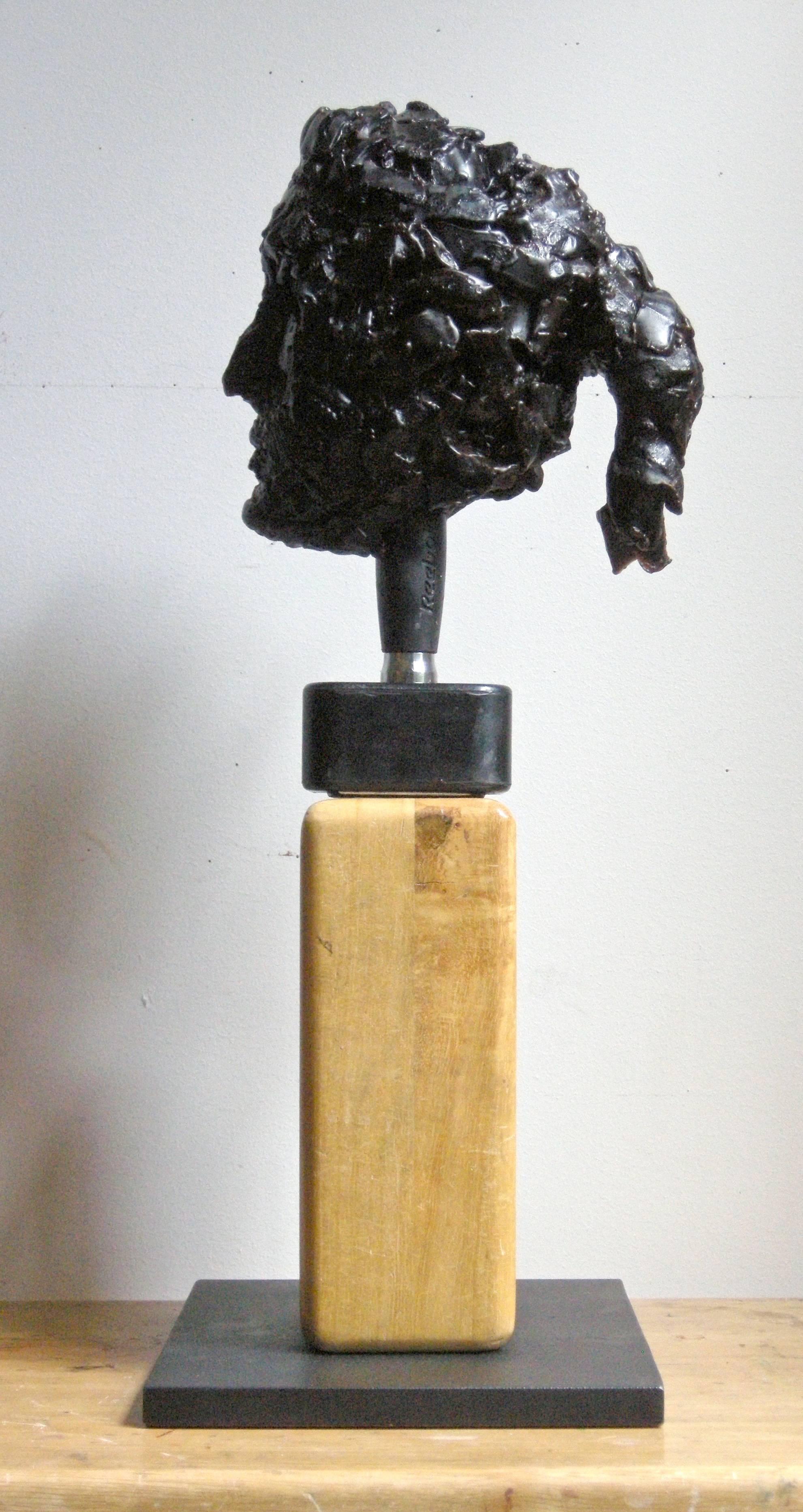 Buste / sculpture contemporaine : créé à partir de cire, de treillis métallique, d'haltères et de blocs de yoga, par l'artiste américain John Goodman, dont l'œuvre a été profondément influencée par le Bay Area Figurative Movement, issu des travaux