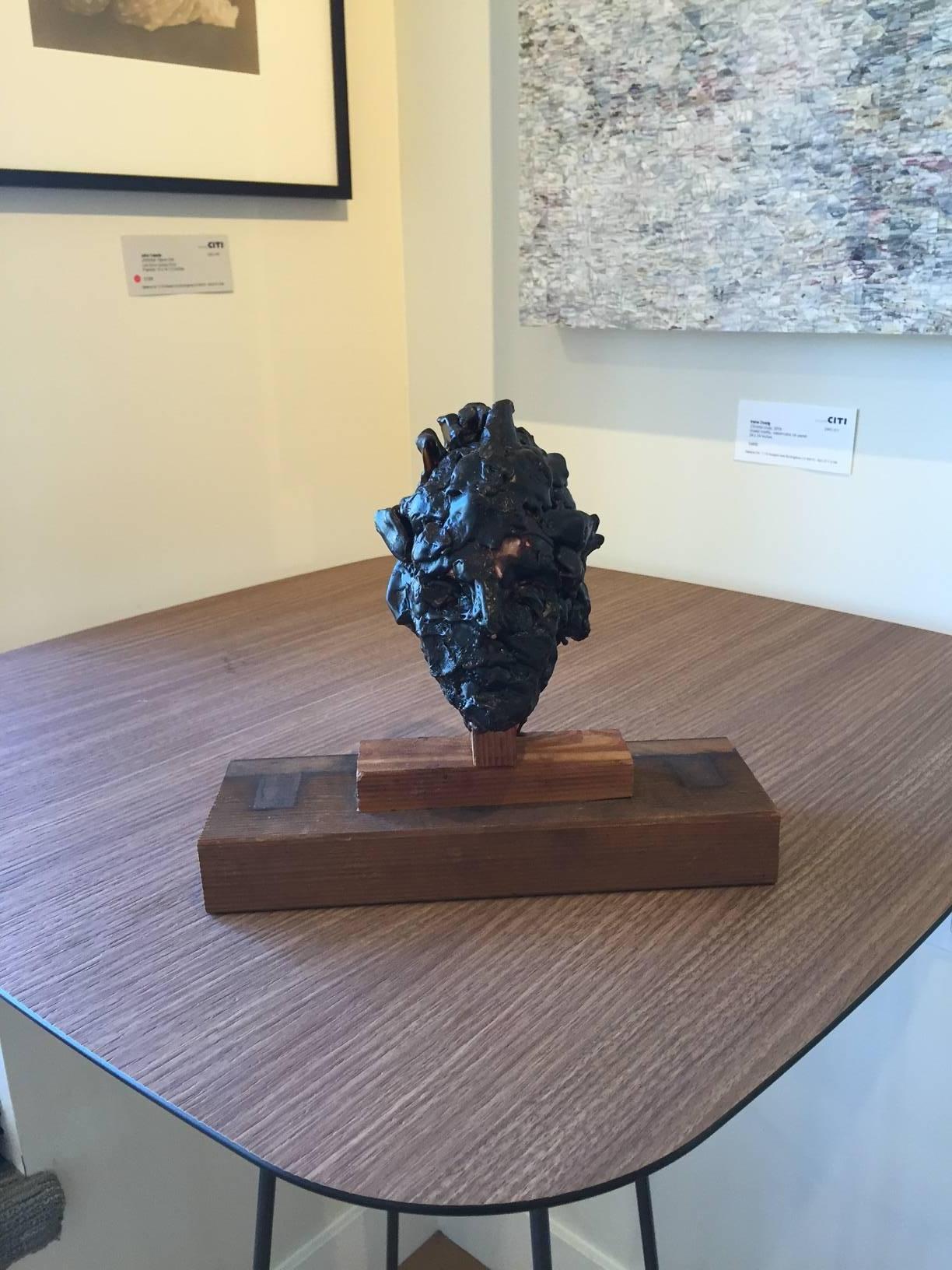 Buste / Tête n° 1 2014 - Marron Figurative Sculpture par John Goodman