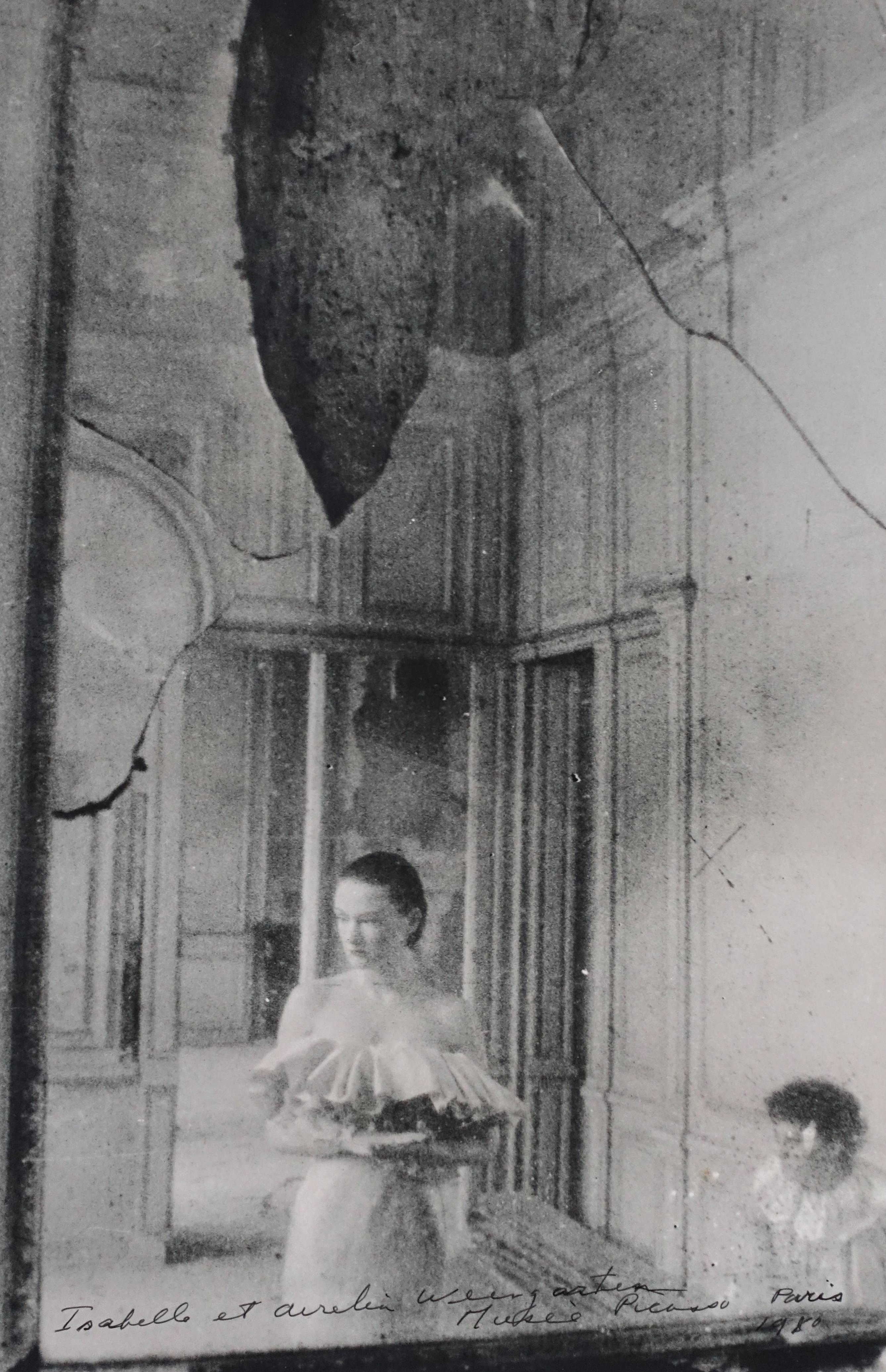 Deborah Turbeville Black and White Photograph - Isabelle et Aurelin, Weingarten Musée Picasso, Paris 1980