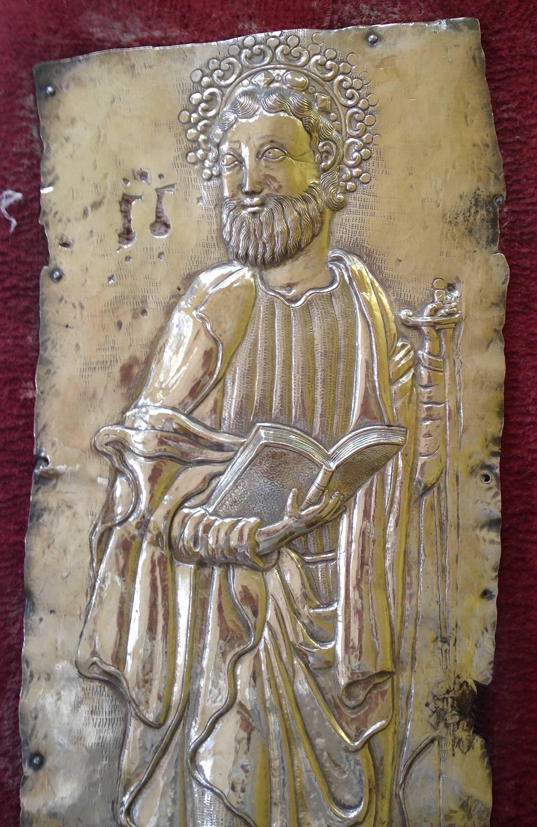 A SPANISH COLONIAL SILVER PLAQUE OF SAINT JOHN THE EVANGELIST - Sculpture by Unknown