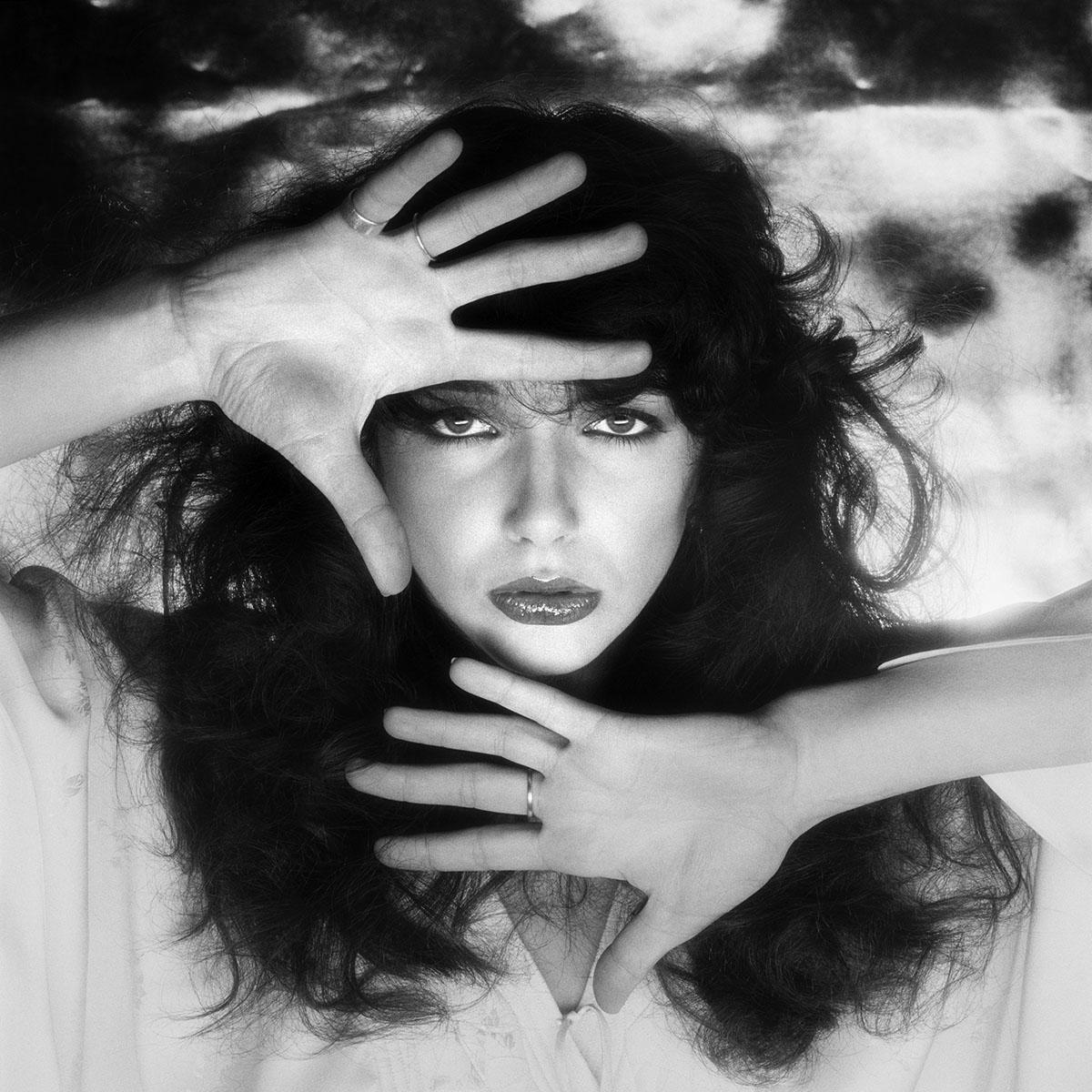 Portrait Photograph Gered Mankowitz - «Kate Bush Drama »  Photographie de musique de rock signée du XXe siècle