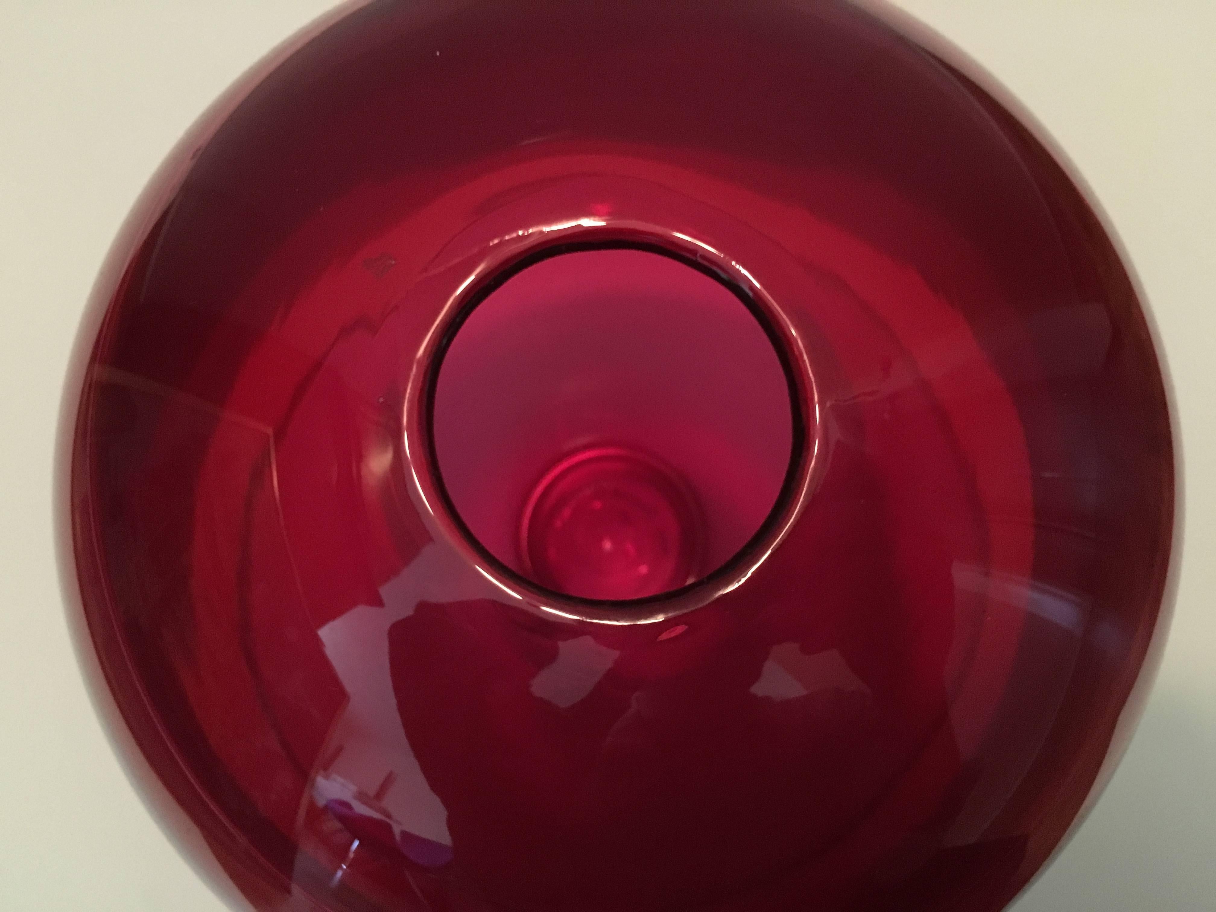 vase en verre du studio Jaime Guerrero à grande ampoule rouge #9 3