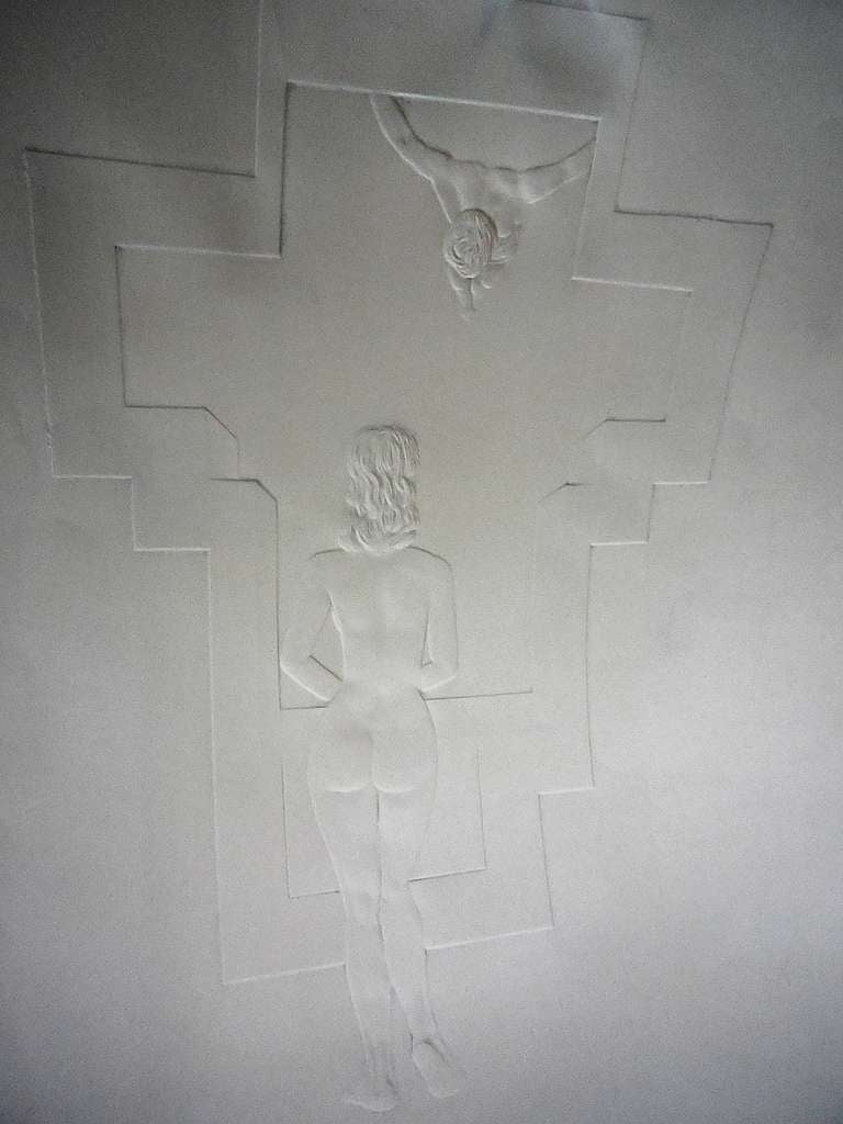 Lithographie oder Serigraphie nach Salvador Dali mit Prägung. es ist aus einer limitierten Auflage. 
es trägt nicht Dalis Unterschriften und ist nicht wie ausgestellt unterzeichnet. Das Blatt ist 27::5 x 21 Zoll groß.  Es wird durch die andere Seite