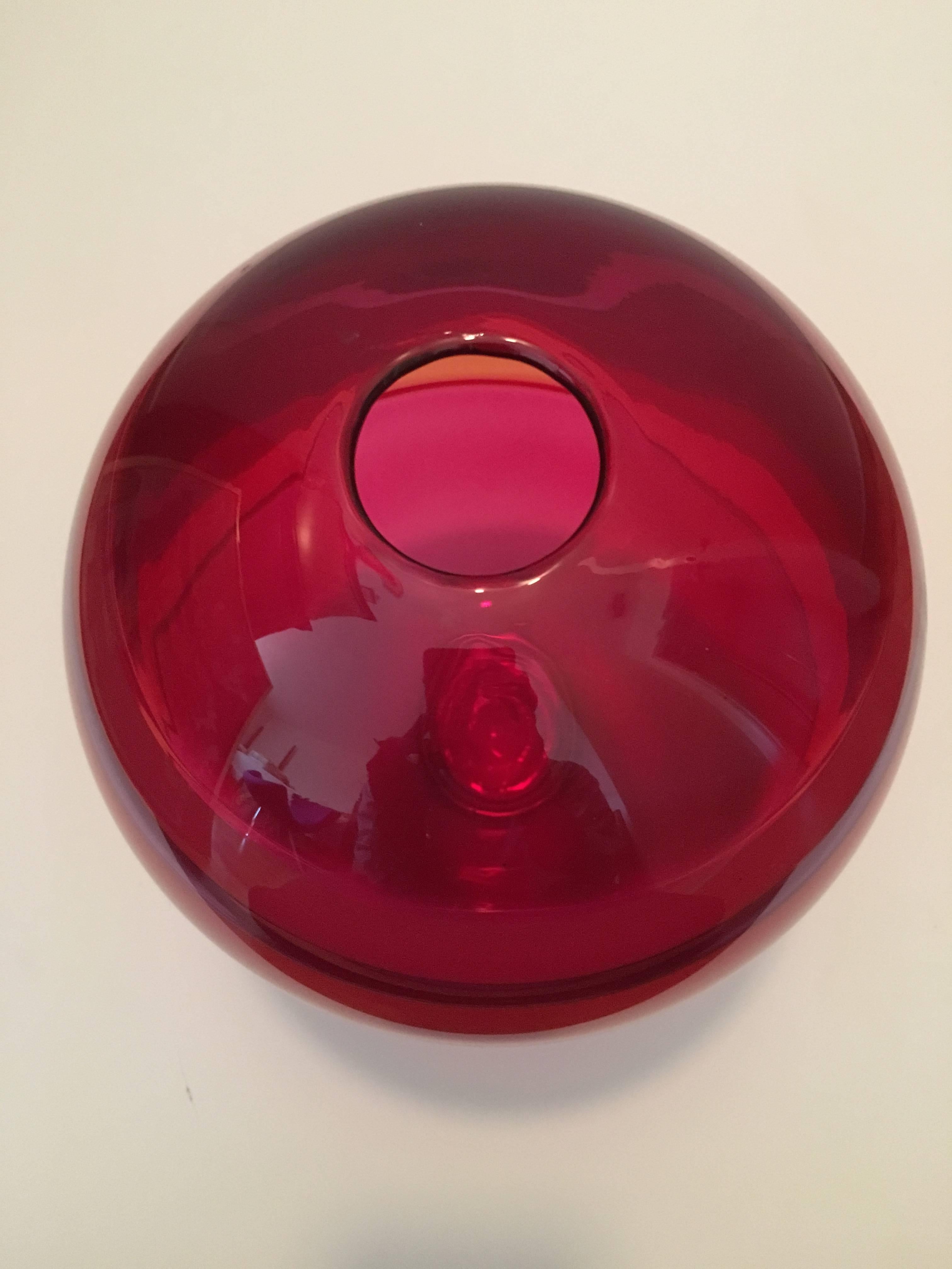 vase en verre du studio Jaime Guerrero à grande ampoule rouge #9 4