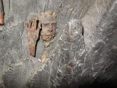 Sculpture polonaise commémorative de l'Holocauste en bois brûlé Métal Art commémoratif juif judaïque