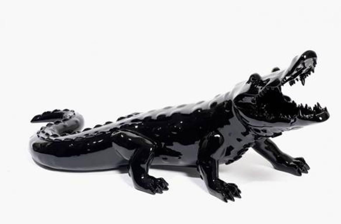 Figurative Sculpture Richard Orlinski - Sculpture en crocodile noir « Born Wild Glossy » (né en 