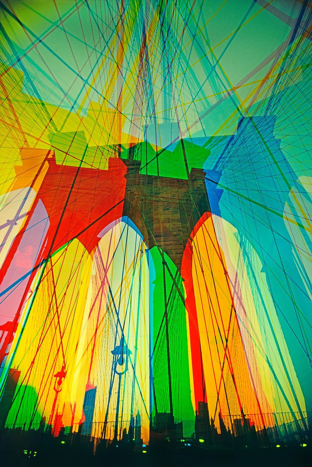 Color Photograph de Mitchell Funk - Puente de Brooklyn abstracto, cubierta de cámara 35, 1973