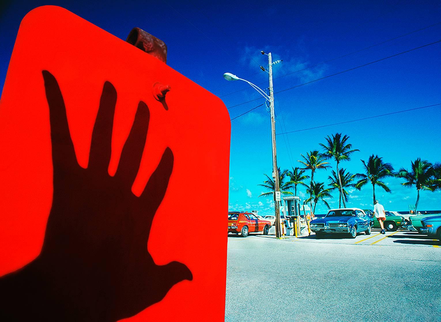 Rote Hand auf Ft. Lauderdale Strand