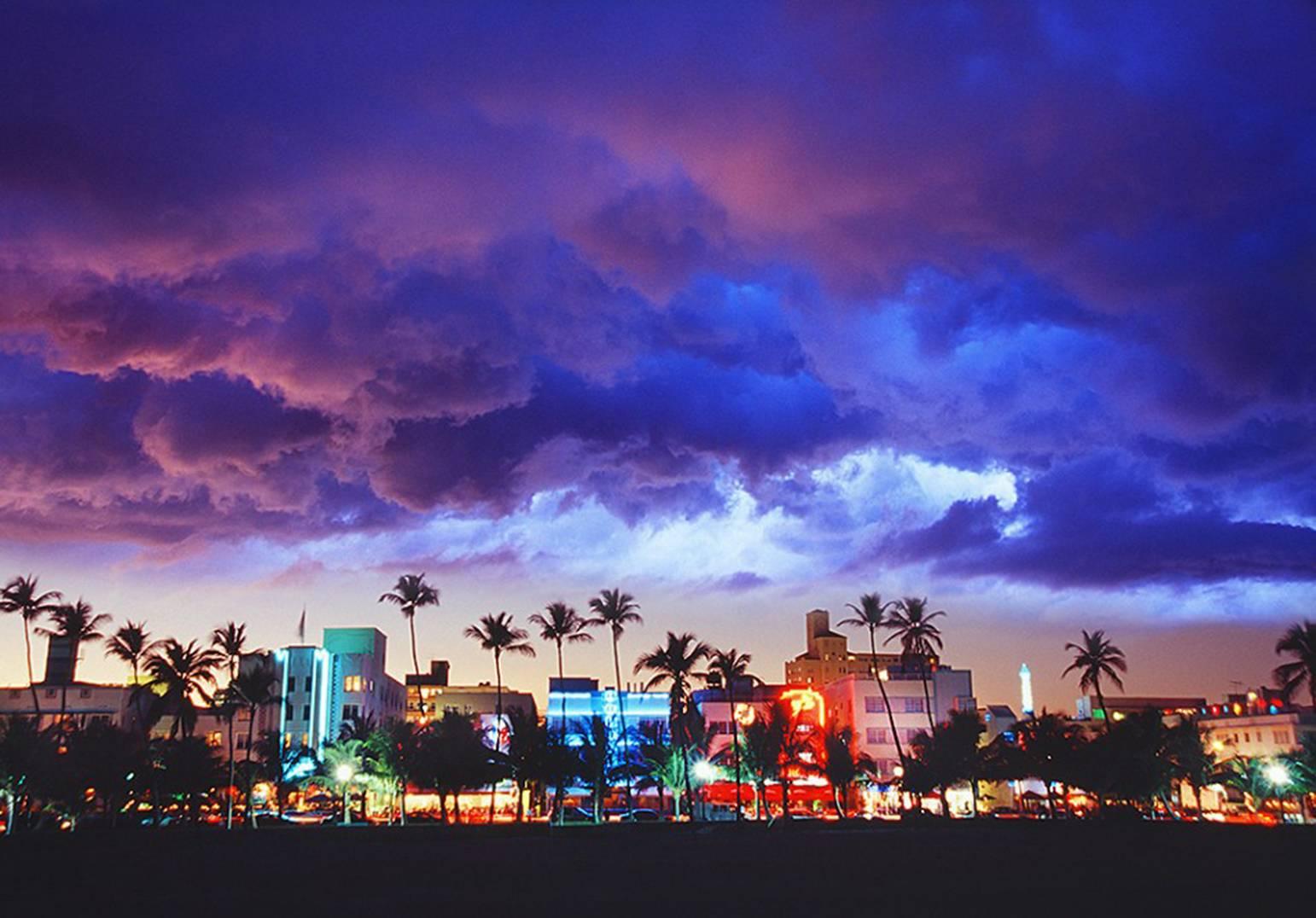 Mitchell Funk Landscape Photograph – South Beach, Miami Beach 