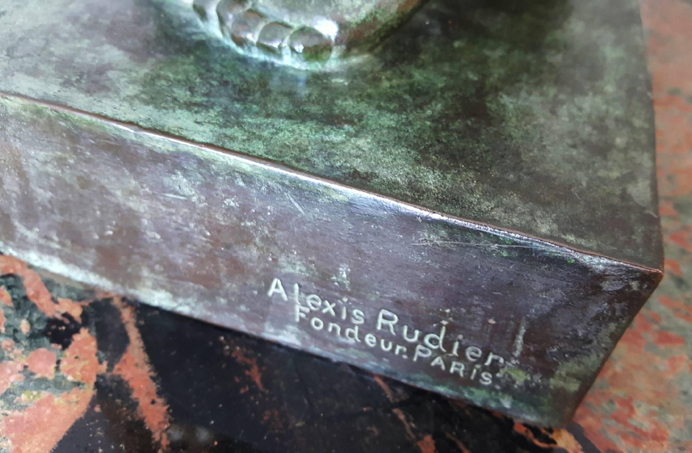 Merveilleuse patine d'un vert profond et riche, 

signé et  daté sur la base en bas à droite

Fonderie Alexia Rudier