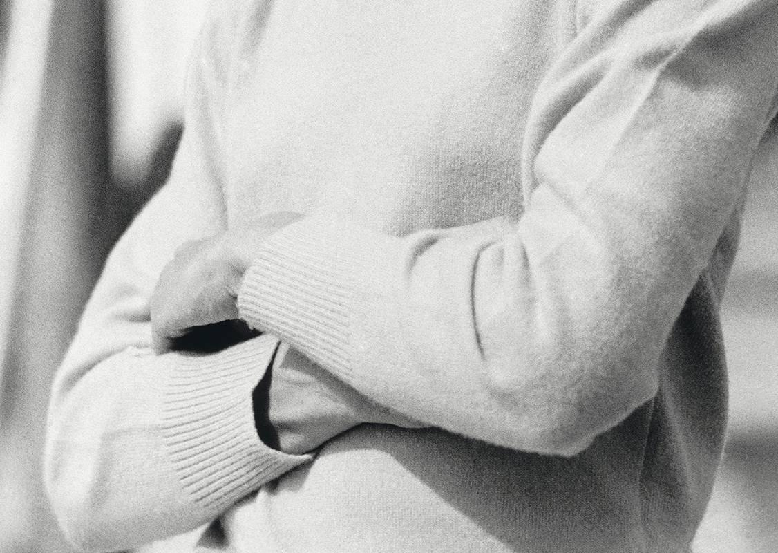 Audrey Hepburn mit Taube (Zeitgenössisch), Photograph, von Terry O'Neill