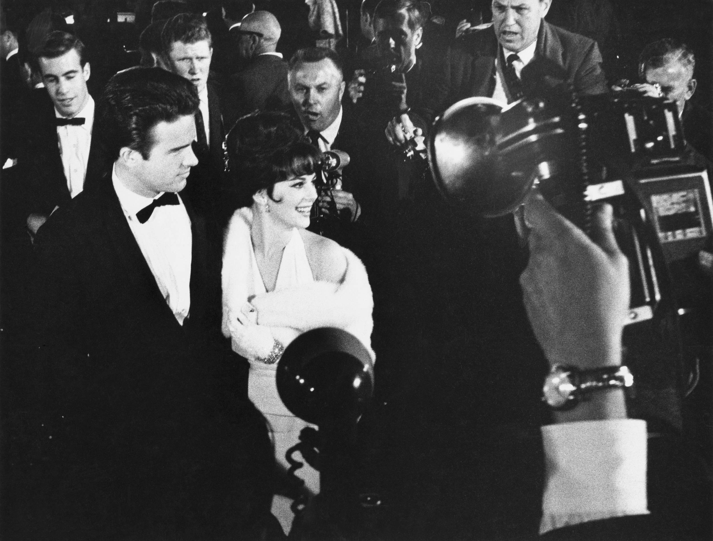 Julian Wasser Figurative Photograph - Warren Beatty and Natalie Wood, 1962