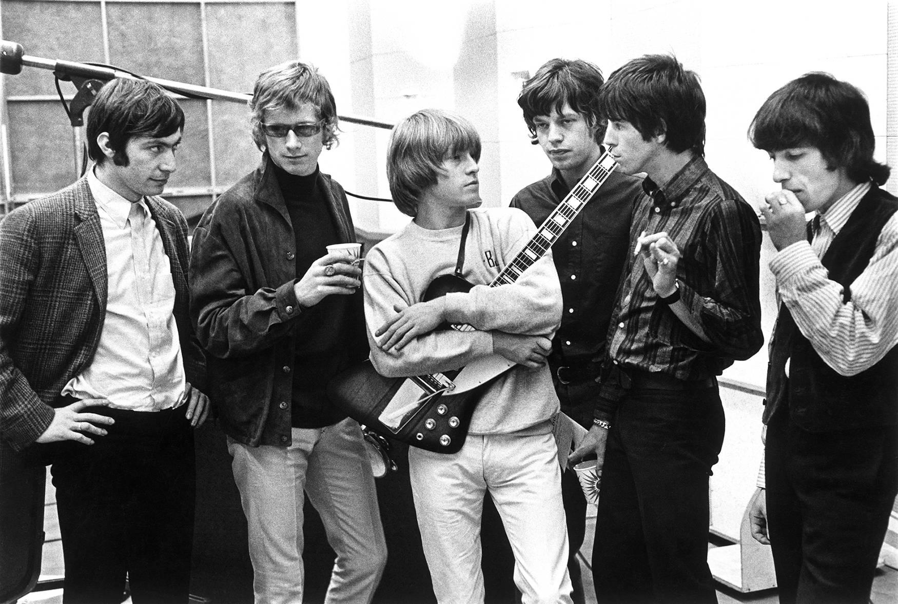 Die Rolling Stones, 1965, TIME

Silber-Gelatine-Druck
Auflagenhöhe: 15

Erhältlich in den folgenden Größen:
16 x 20 Zoll - $7.200
20 x 24 Zoll
30 x 40 Zoll
40 x 60 Zoll

Künstler Bio:

Julian Wasser begann seine Karriere im Alter von 14 Jahren als
