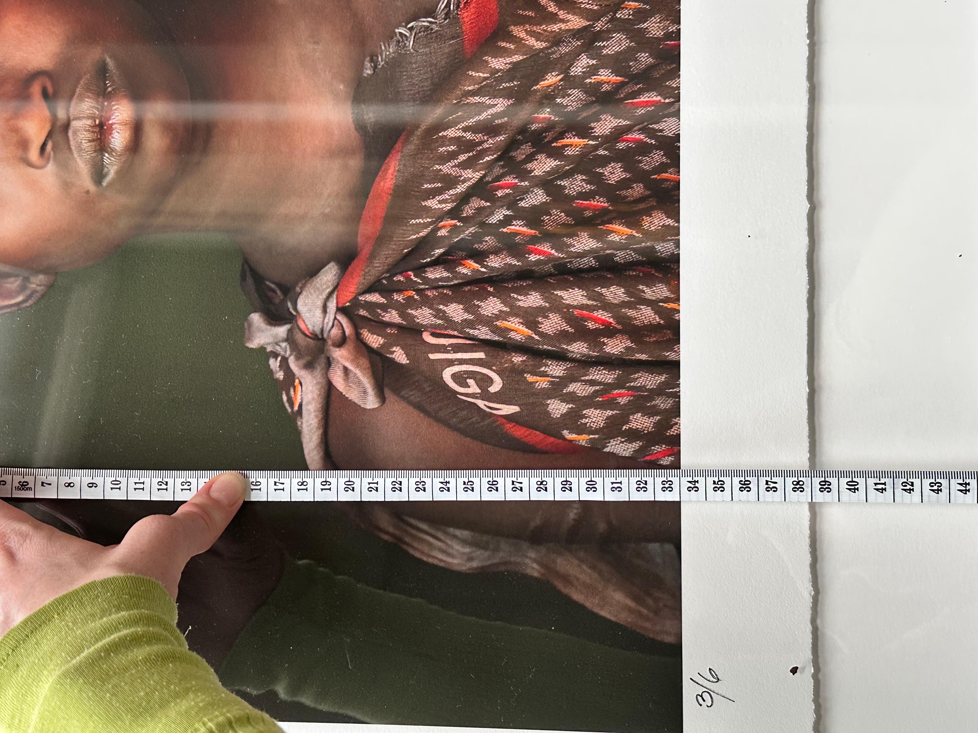 Wildblumen in meinem Haar, Äthiopien von Cristina Mittermeier im Angebot 7