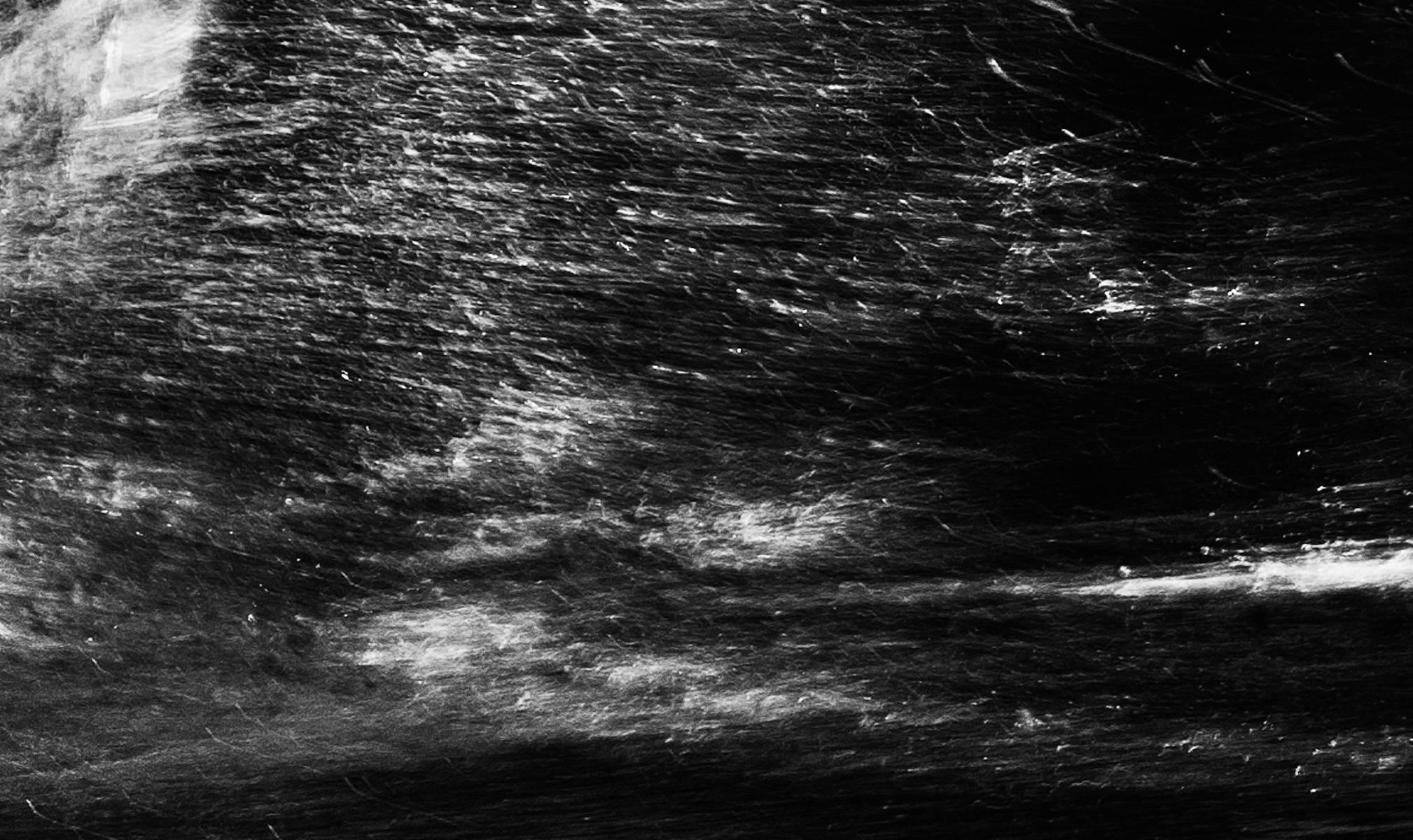 Impresión de pigmentos de archivo sobre papel baritado Hahnemühle Photo Rag de 315 g/m². 
Cada uno está firmado, fechado y numerado en el anverso. 
Tamaño de la edición: 12

Tallas disponibles:

48 x 74 pulgadas
67 x 106 pulgadas

Todas las