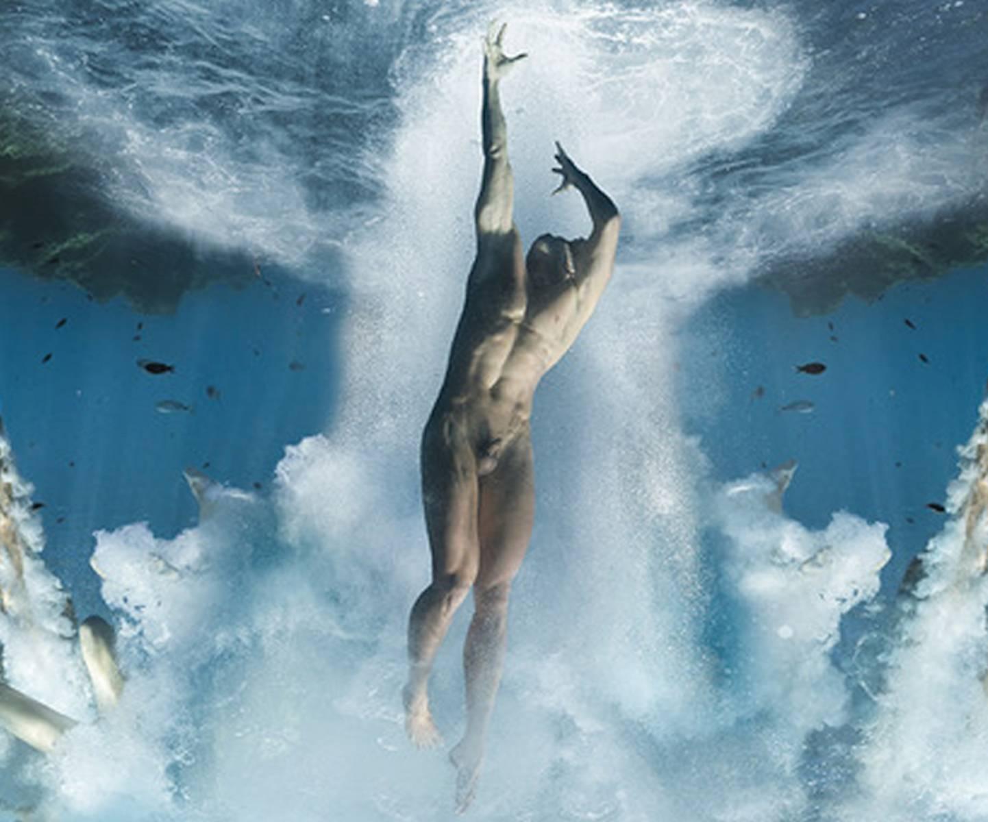 Phoenix - Bleu Nude Photograph par Hugh Arnold
