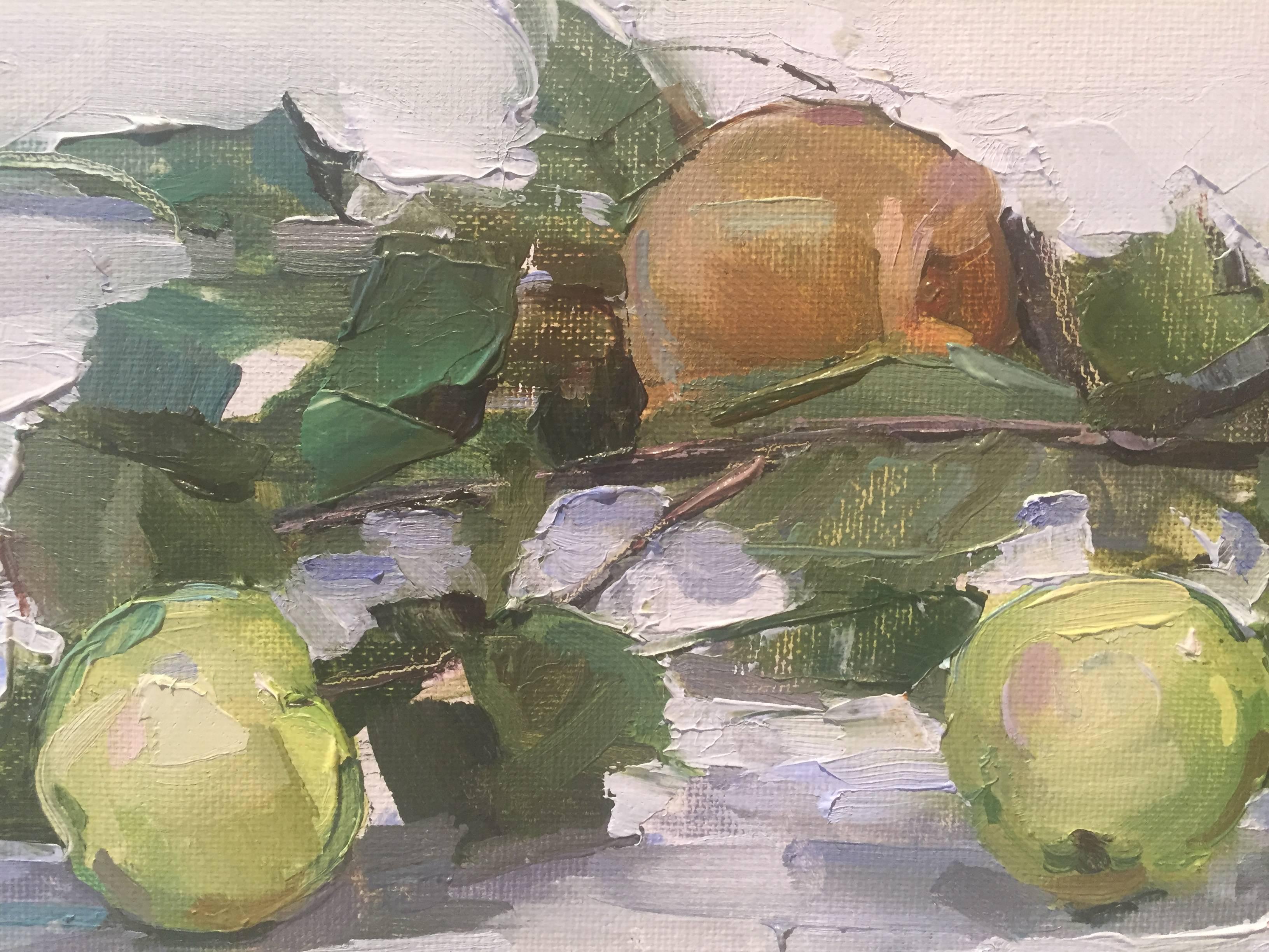 Pintadas del natural, peras asiáticas sobre una rama, colocadas sobre una tela blanca.

Residente en East Hampton, Nueva York, Beth Rundquist pinta retratos, bodegones, figuras y paisajes plein air. Resulta refrescante ver a un pintor de formación