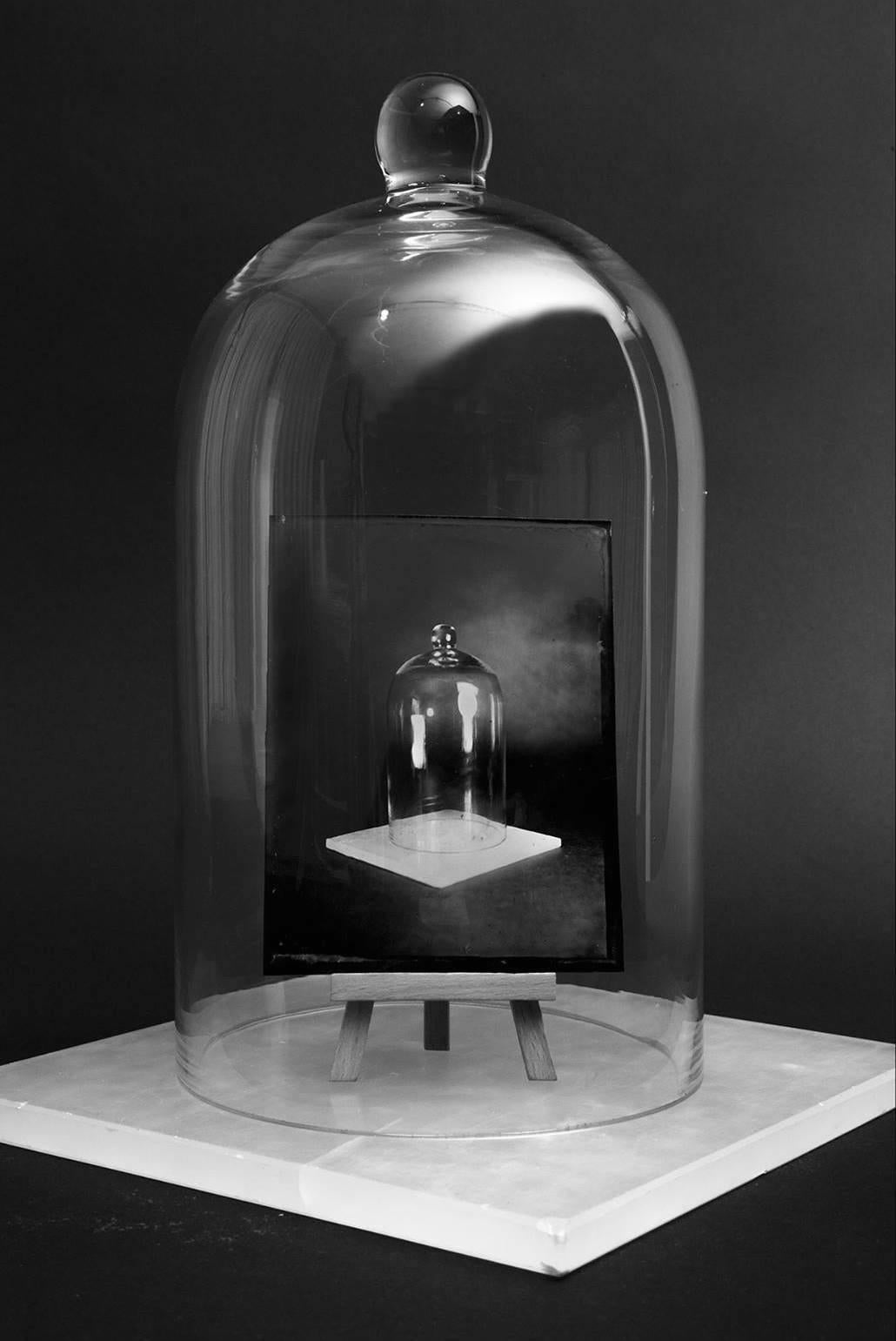Patricia Lagarde Black and White Photograph - Homenaje al vacío