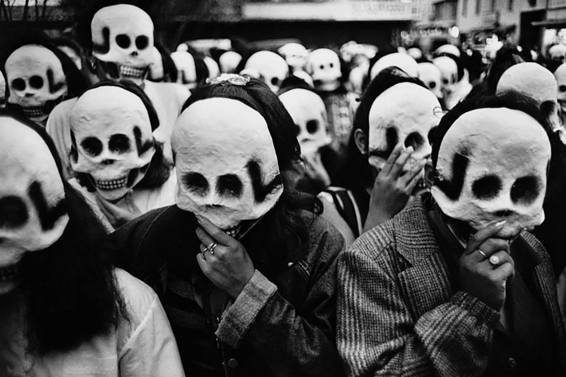 Francisco Mata Black and White Photograph - Muerte por SIDA