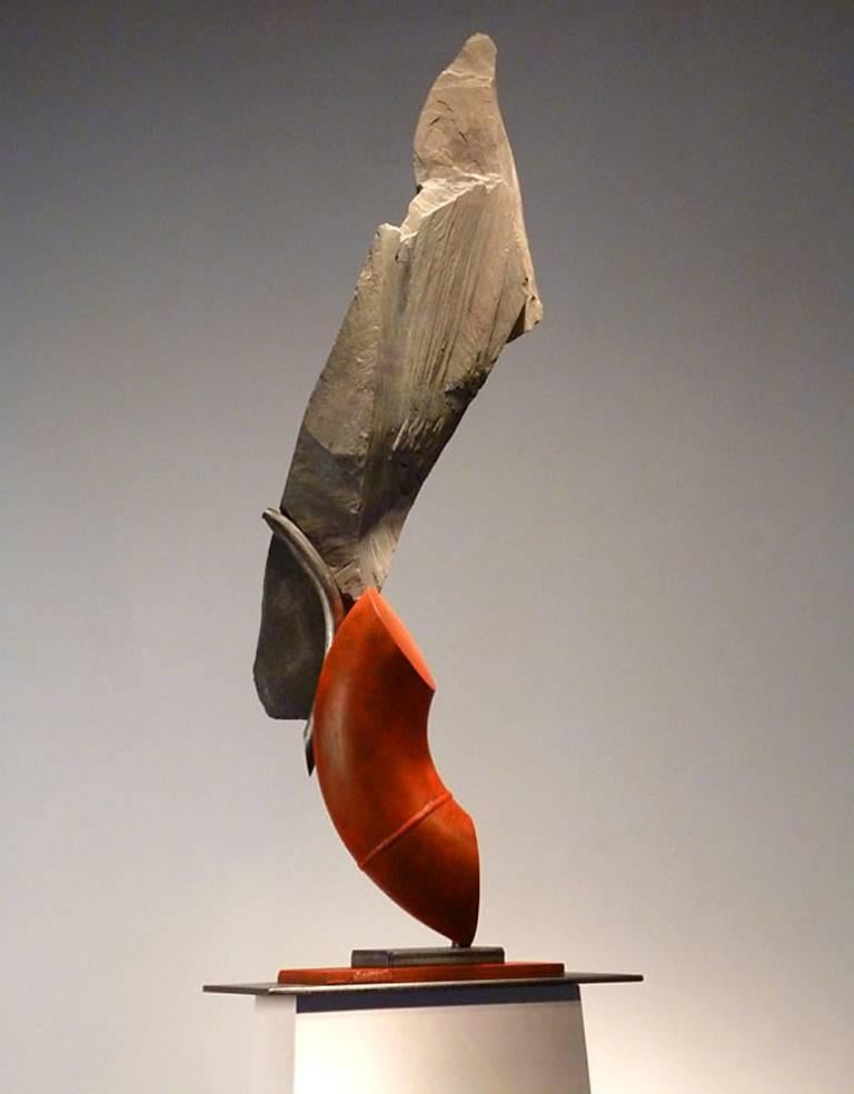 "Cambre V", Abstrakte Skulptur aus Schiefer und Stahl, Contemporary, Metall, Stone, Orange – Sculpture von John Van Alstine