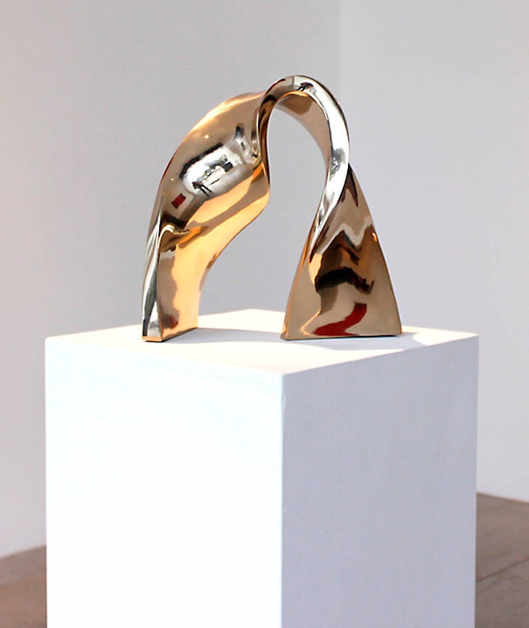 Stephanie Bachiero Abstract Sculpture – Neu verkabelt
