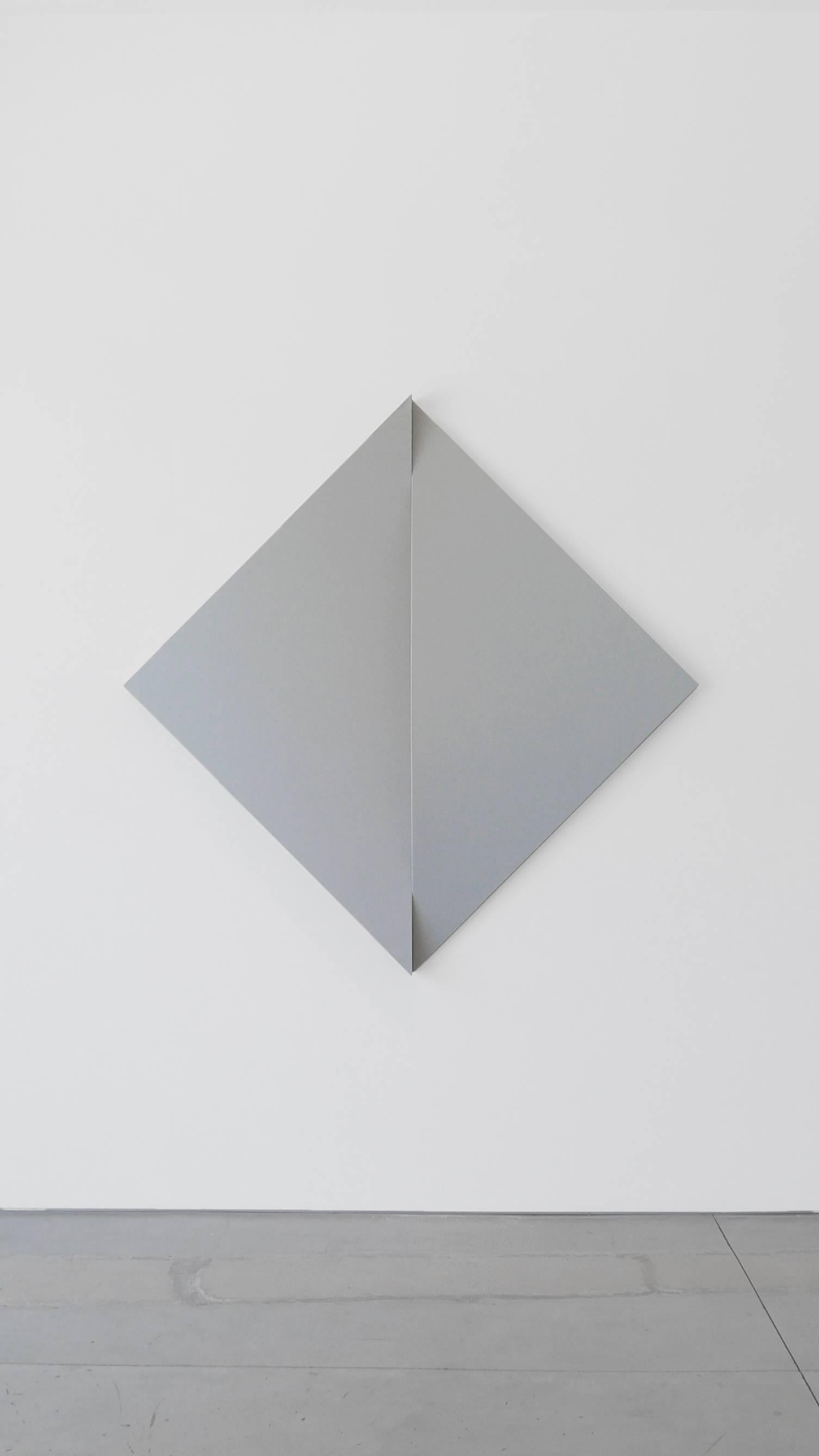 Non-Fit Triangles I (grey) – Painting von Jan Maarten Voskuil