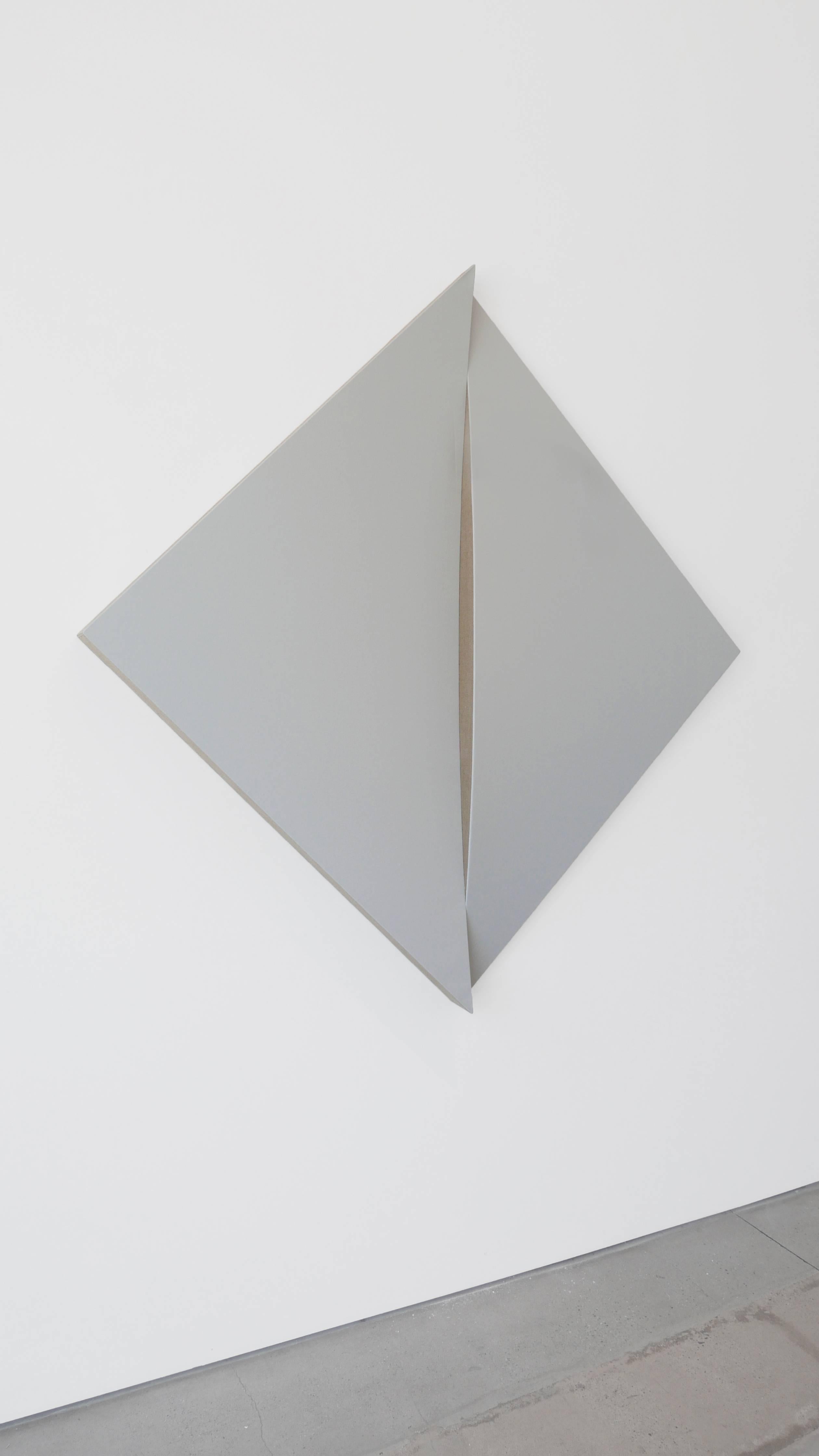 Non-Fit Triangles I (grey) (Grau), Abstract Painting, von Jan Maarten Voskuil