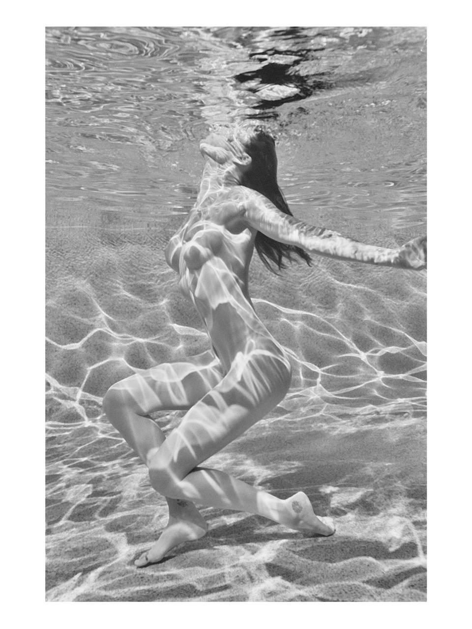 Antoine Verglas Nude Photograph - 2001 Carre Otis LA, B&W