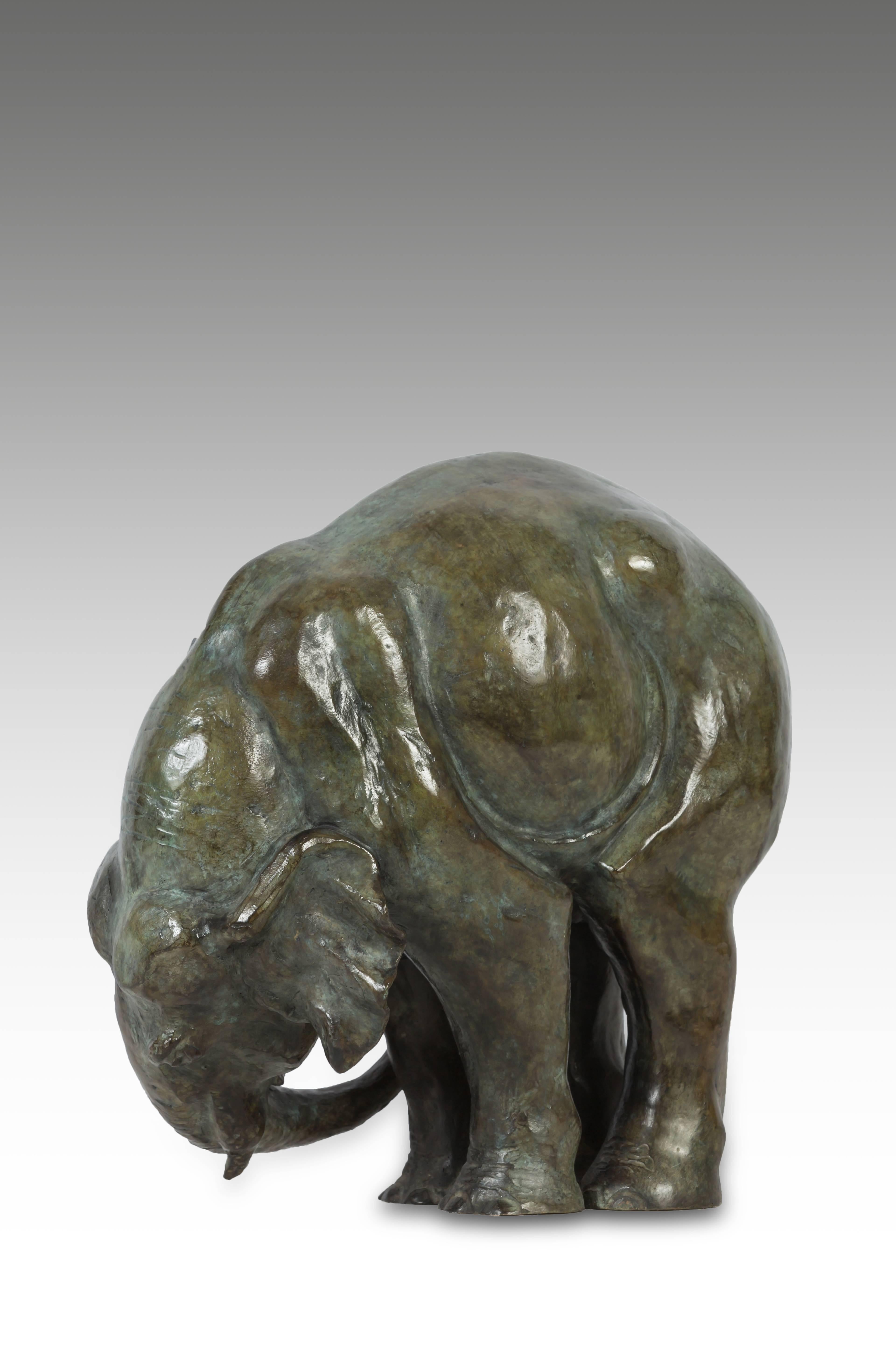 SOPHIE MARTIN Figurative Sculpture - Ball Elephant Bronze by Sophie Martin