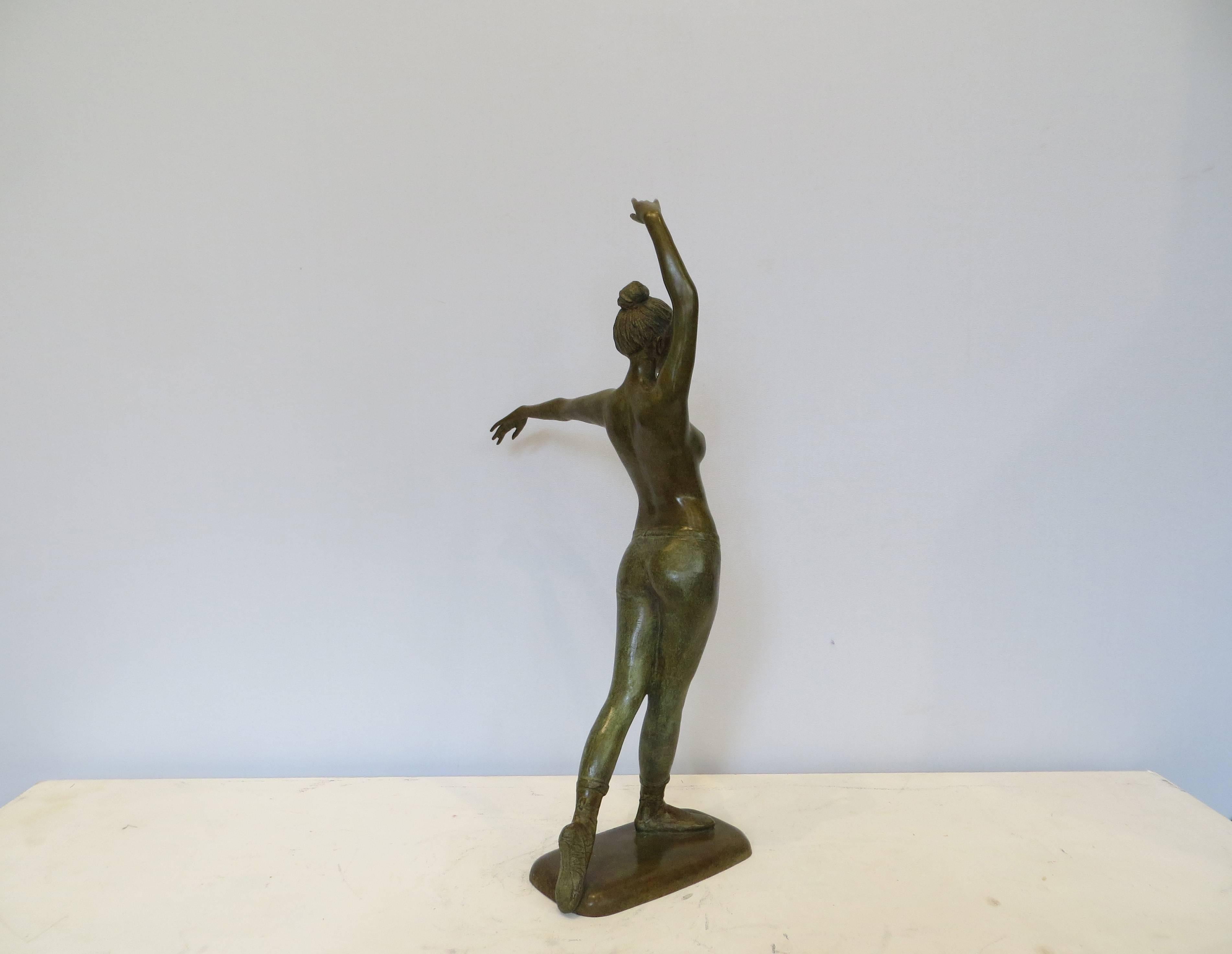 sabine - Or Figurative Sculpture par Patrick Brun