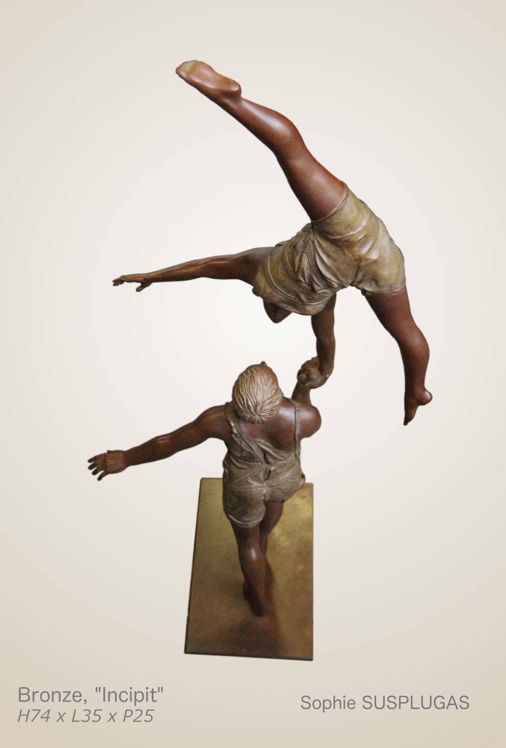 Bronze founder CHAPON 1/8. Lost wax.

Sophie Susplugas lives and works in Paris. From her earliest years she carved busts, hands, dancers and dancers. It all starts with the ground that will be molded and then after several stages, the bronze,