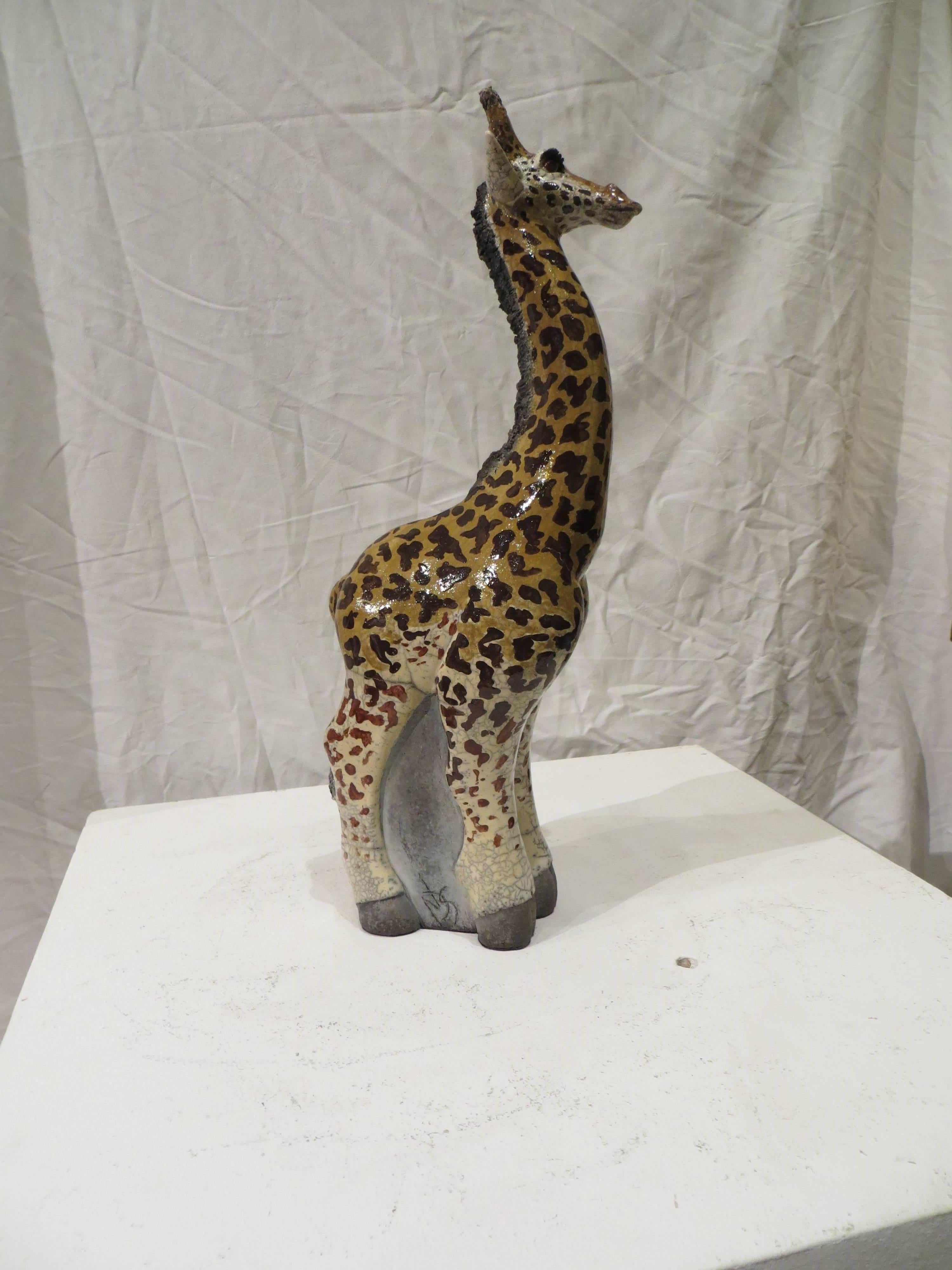 Girafe in Terracotta - Sculpture by Nicole Doray Soulard