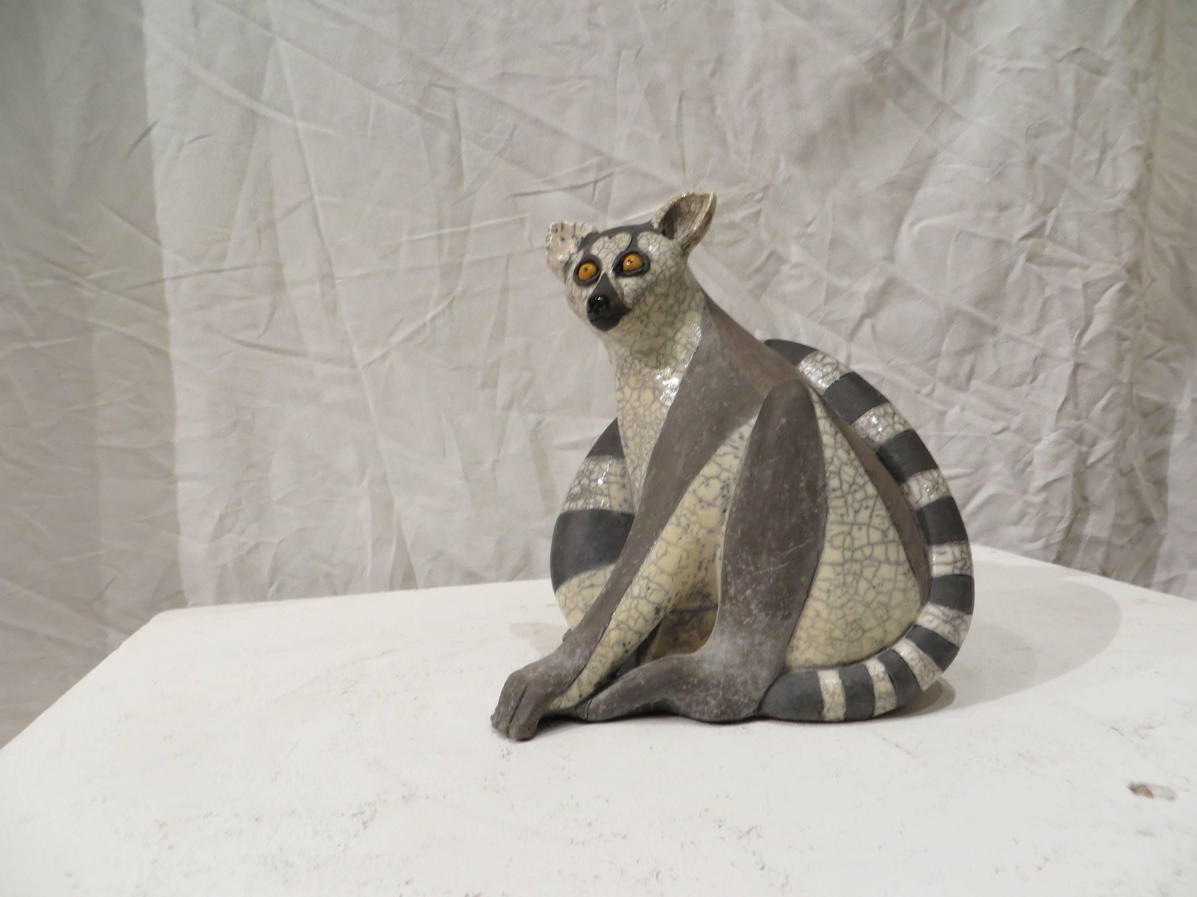 Beistelltisch aus Terrakotta (Grau), Figurative Sculpture, von Nicole Doray Soulard