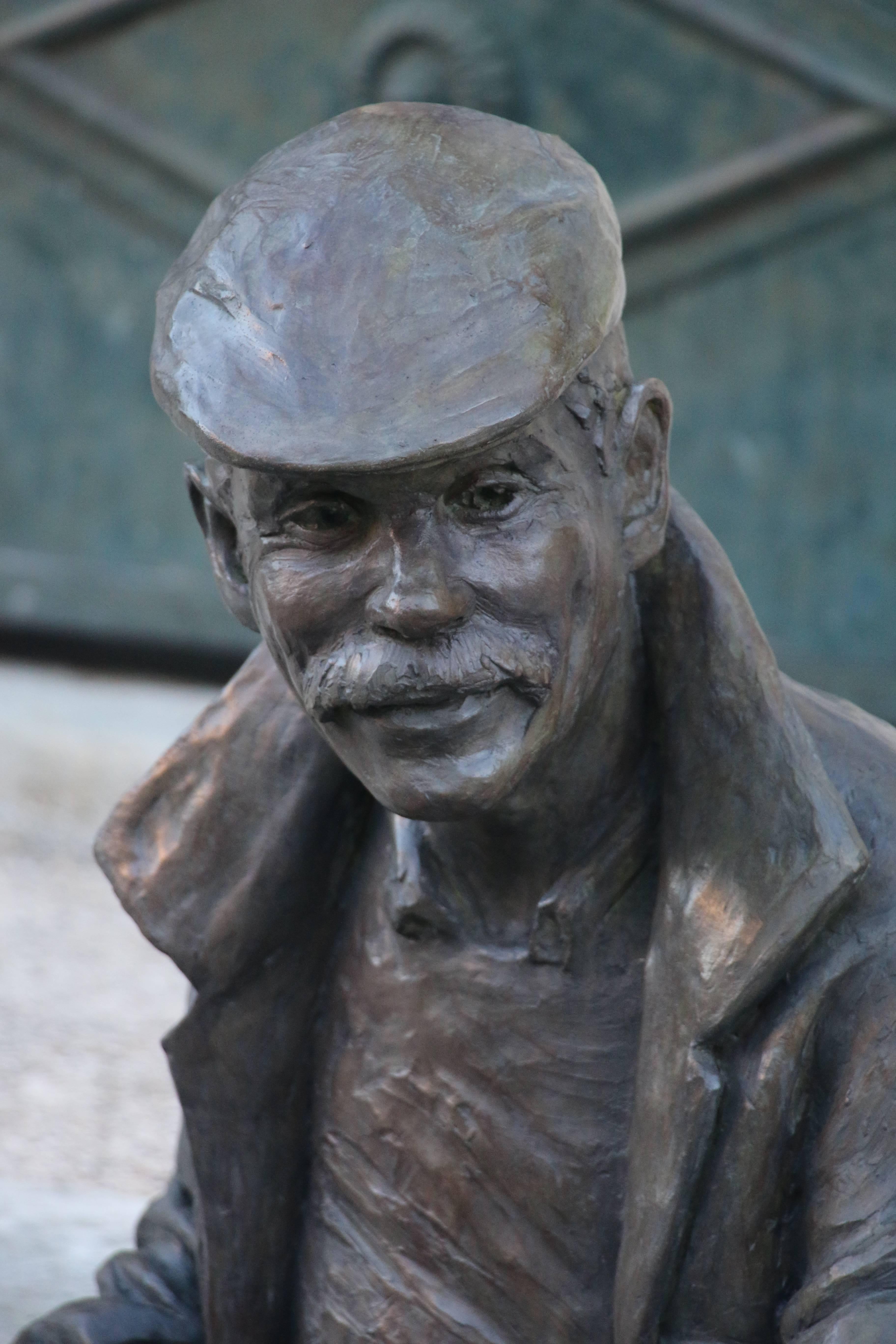 Truffle Man - Cibot en bronze  - Contemporain Sculpture par Elisabeth Cibot
