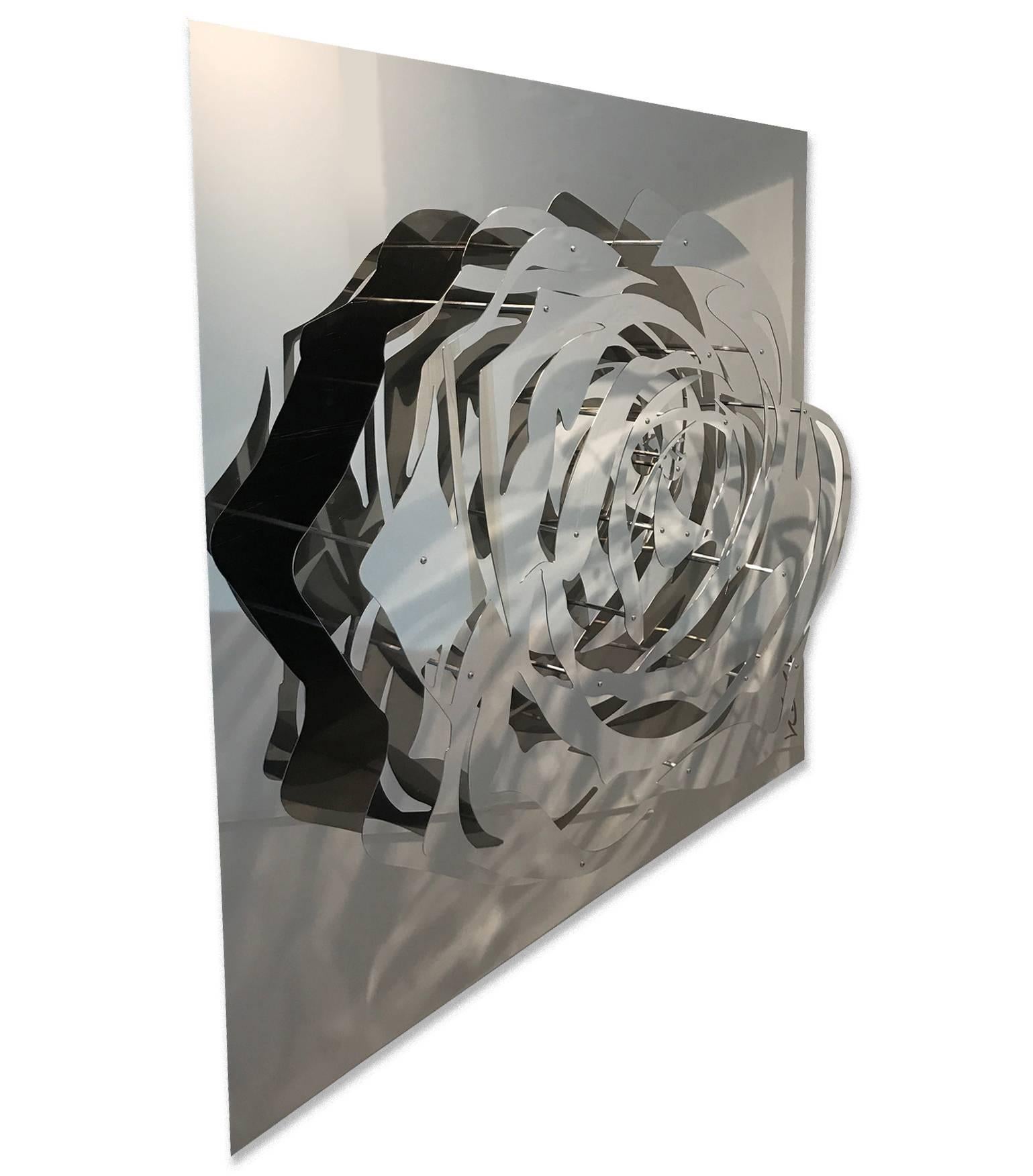 Abstract Sculpture Michael Kalish - Grande rose - Miroir en acier inoxydable