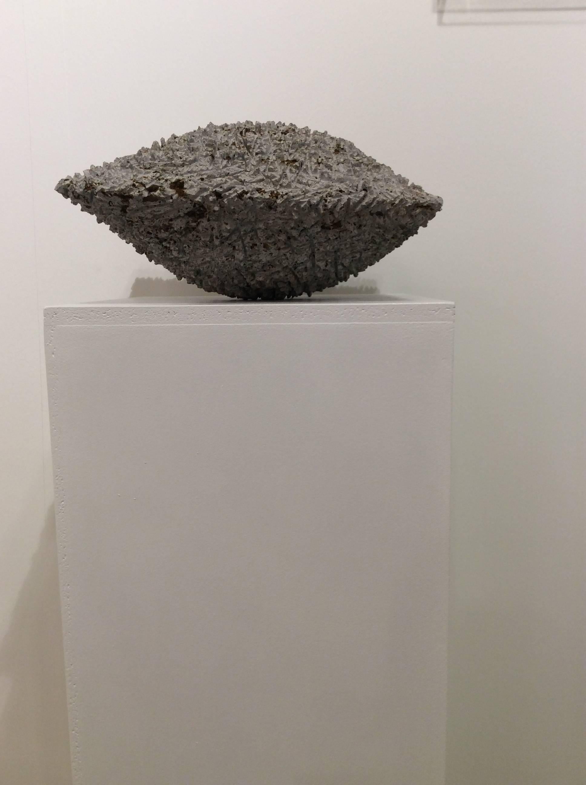 Untitled (Limestone Pillow) - Sculpture by Dieter Kränzlein