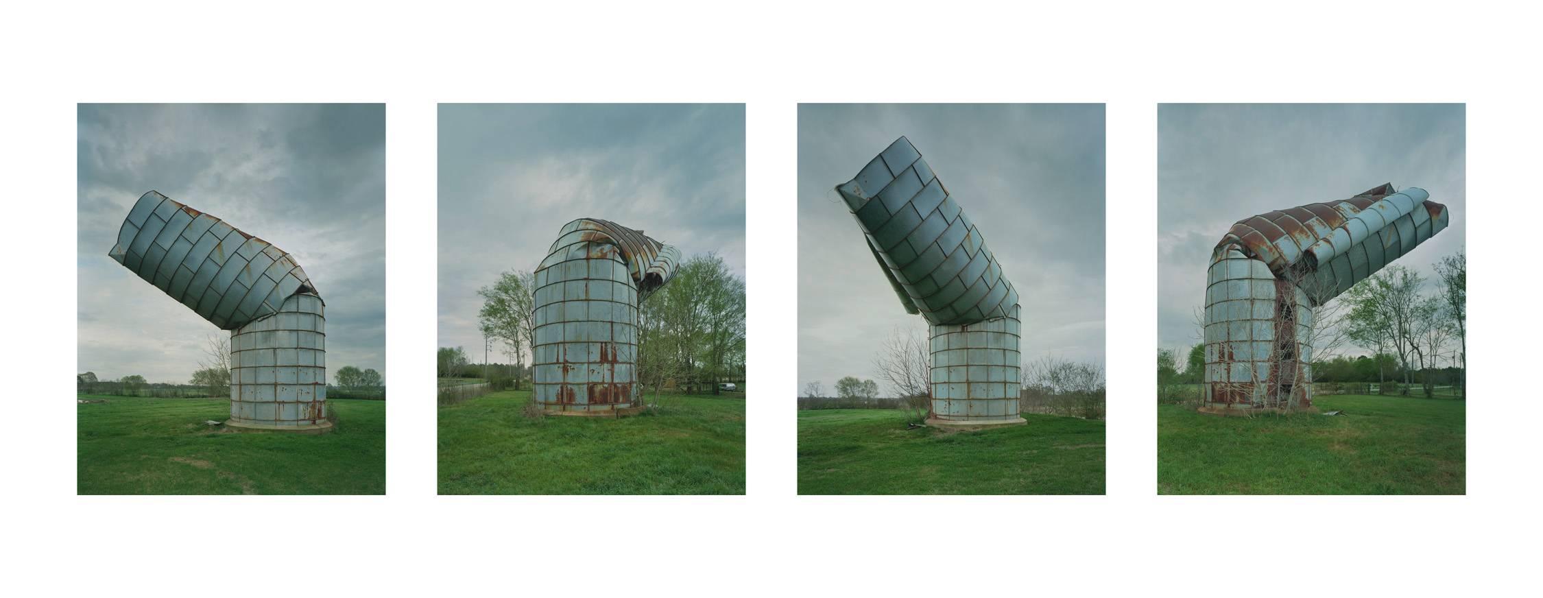 Timothy Hursley Landscape Photograph – Alabama Silo, Hale County, Alabama, Architekturfotografie mit C-Print