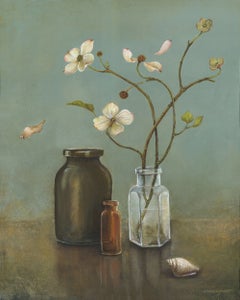 Année du Chien, composition botanique avec des fleurs de cornouiller, bouteilles en verre vintage, 20 x 16