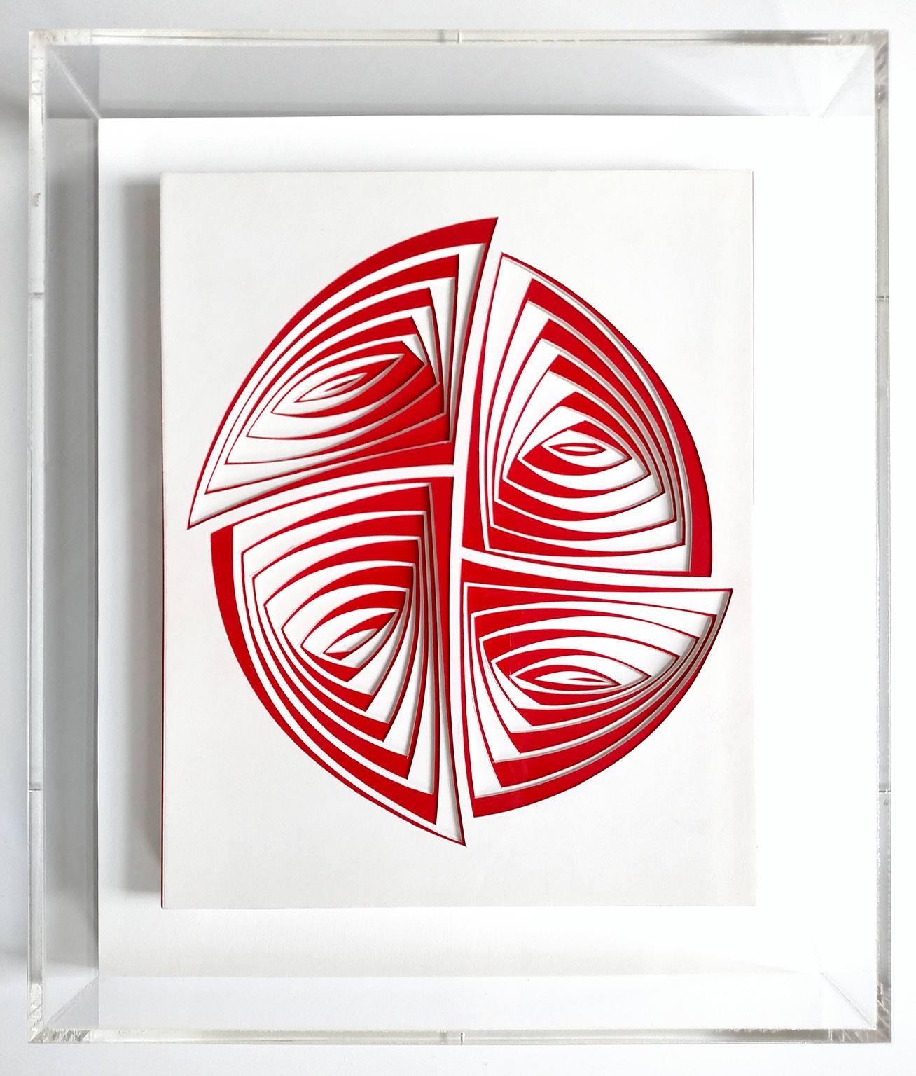 Elizabeth Gregory-Gruen Abstract Sculpture - 'Red Moving Circle-In'