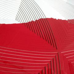 Tagliato a mano libera con bisturi chirurgico su un pannello da museo a 2 strati: Striscia rossa e bianca".