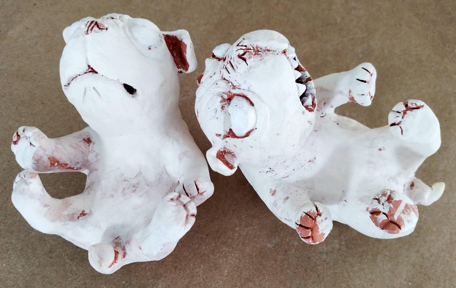 Kenjiro Kitade Figurative Sculpture - Guadian Dogs (Small lying down)