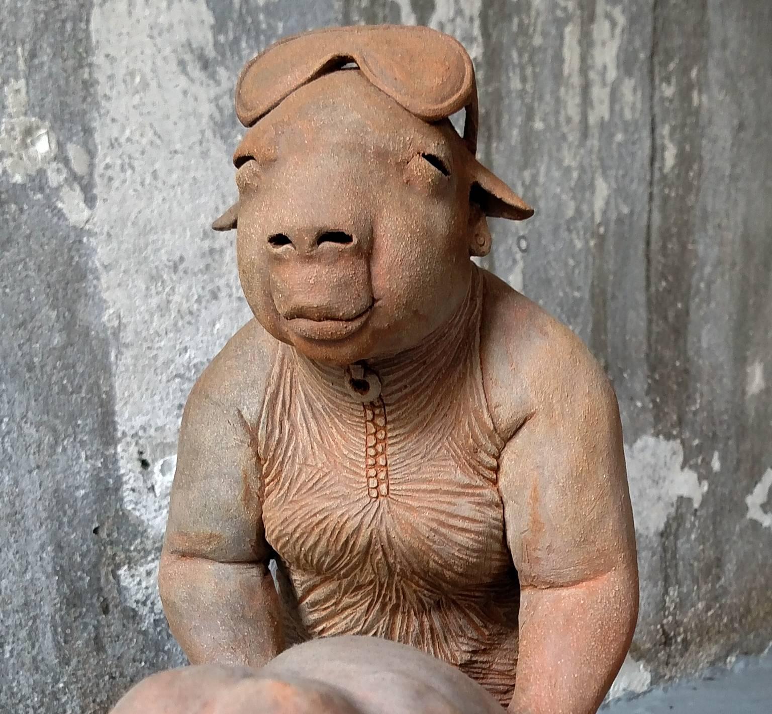Barro Serie B - Figurative Sculpture Gris de Kenjiro Kitade