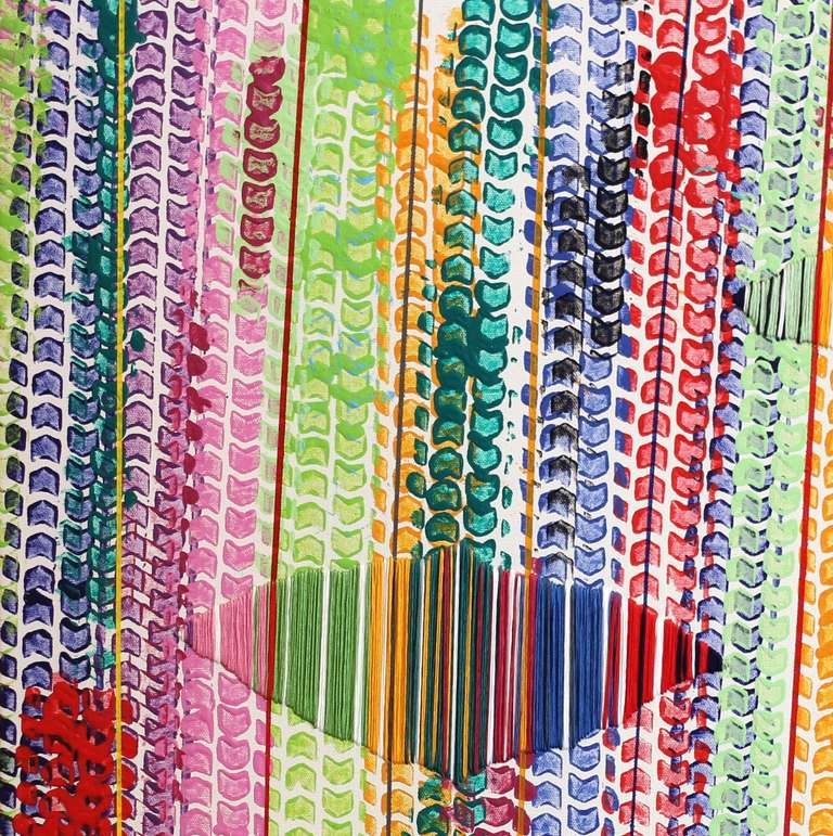 La sperimentazione di materiali, texture e tecniche diverse in ognuno dei suoi coloratissimi dipinti astratti è stata un punto di scoperta e una parte importante delle opere di Raul de la Torre. Nella sua serie di opere Fils I Colors, cerca di