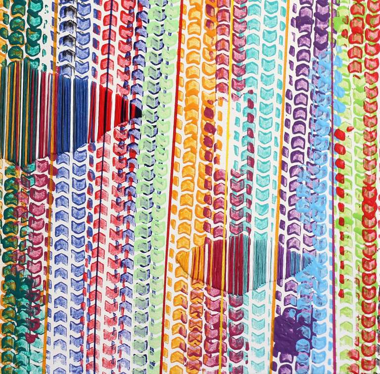 Believed - Regenbogenstreifen farbiges strukturiertes Faden und Farbe Original-Kunstwerk im Angebot 1
