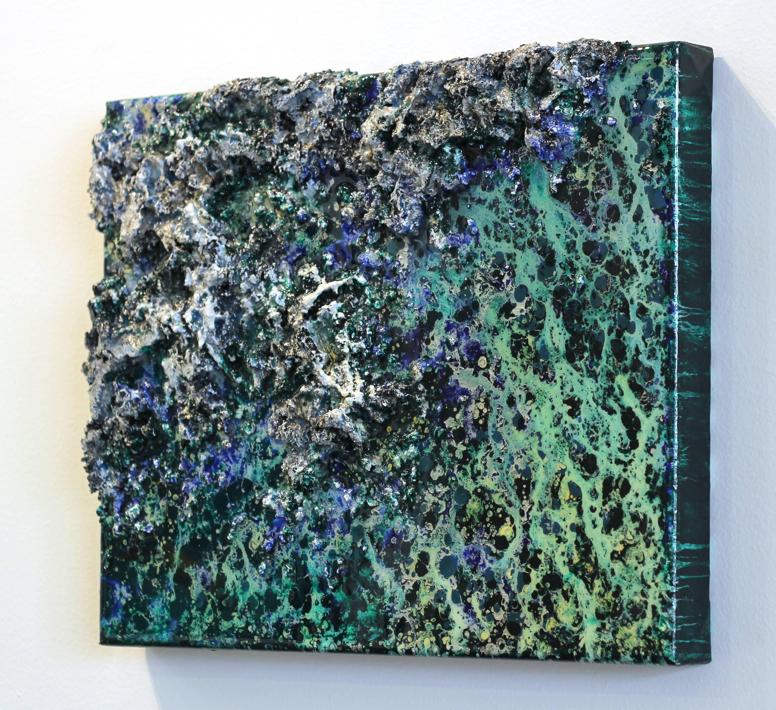 The Earth LV - Sculpture murale texturée bleu vert - Peinture abstraite originale - Noir Abstract Painting par Victoria Kovalenchikova