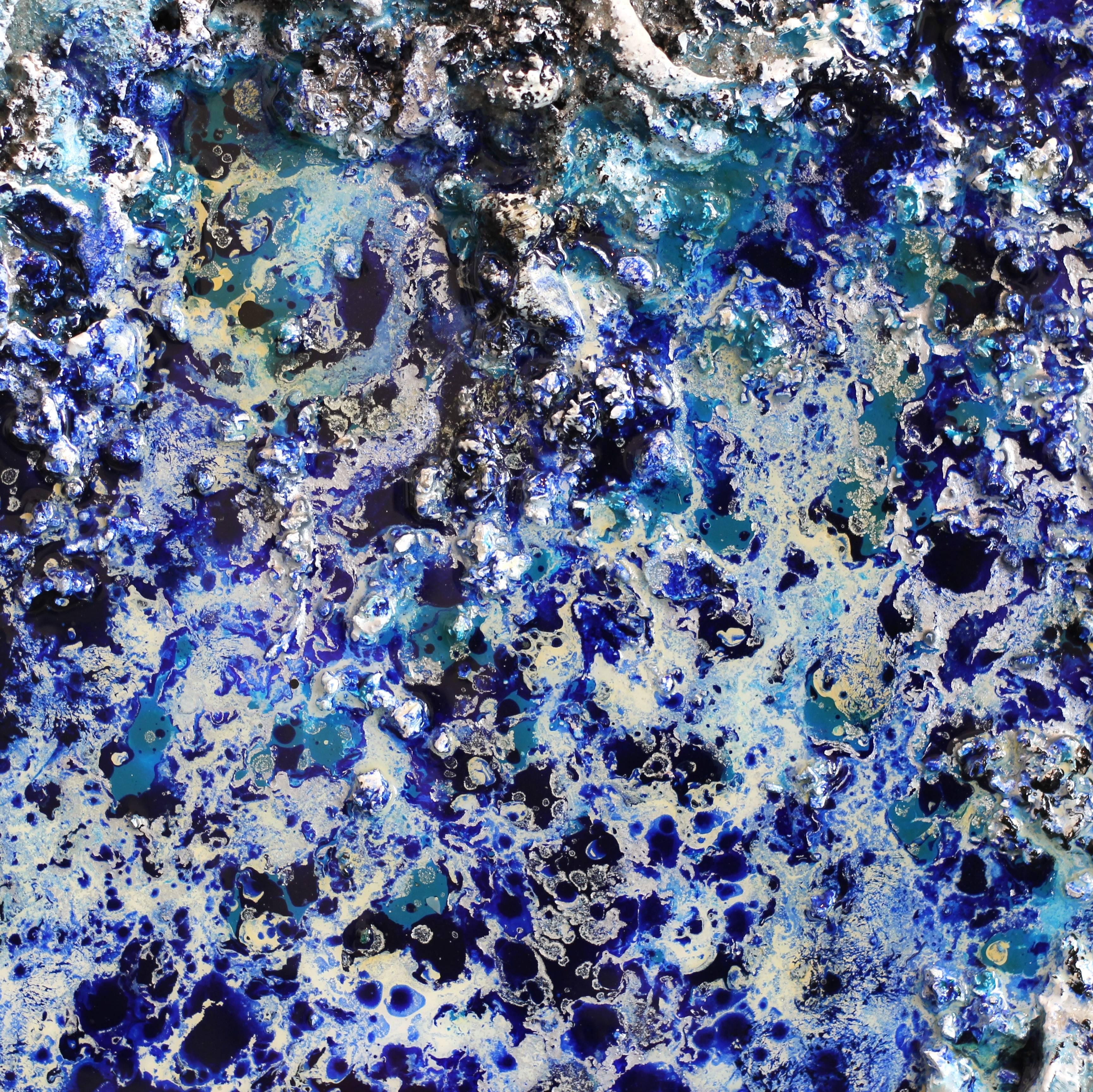 The Earth LVI - Peinture sculpturale à l'huile bleue originale, technique mixte et peinture en résine en vente 6