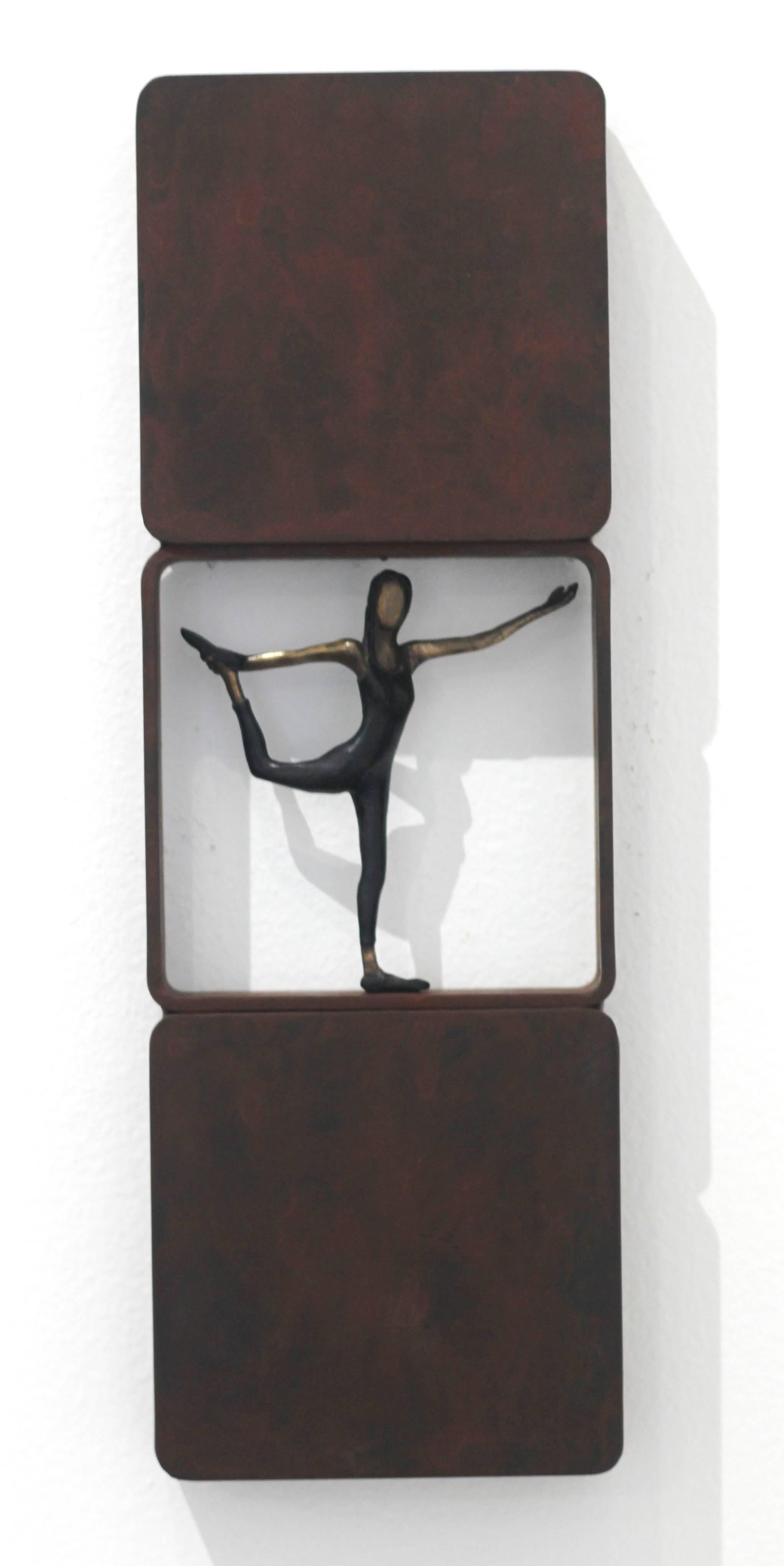 Mireia Serra Figurative Sculpture - Adagio
