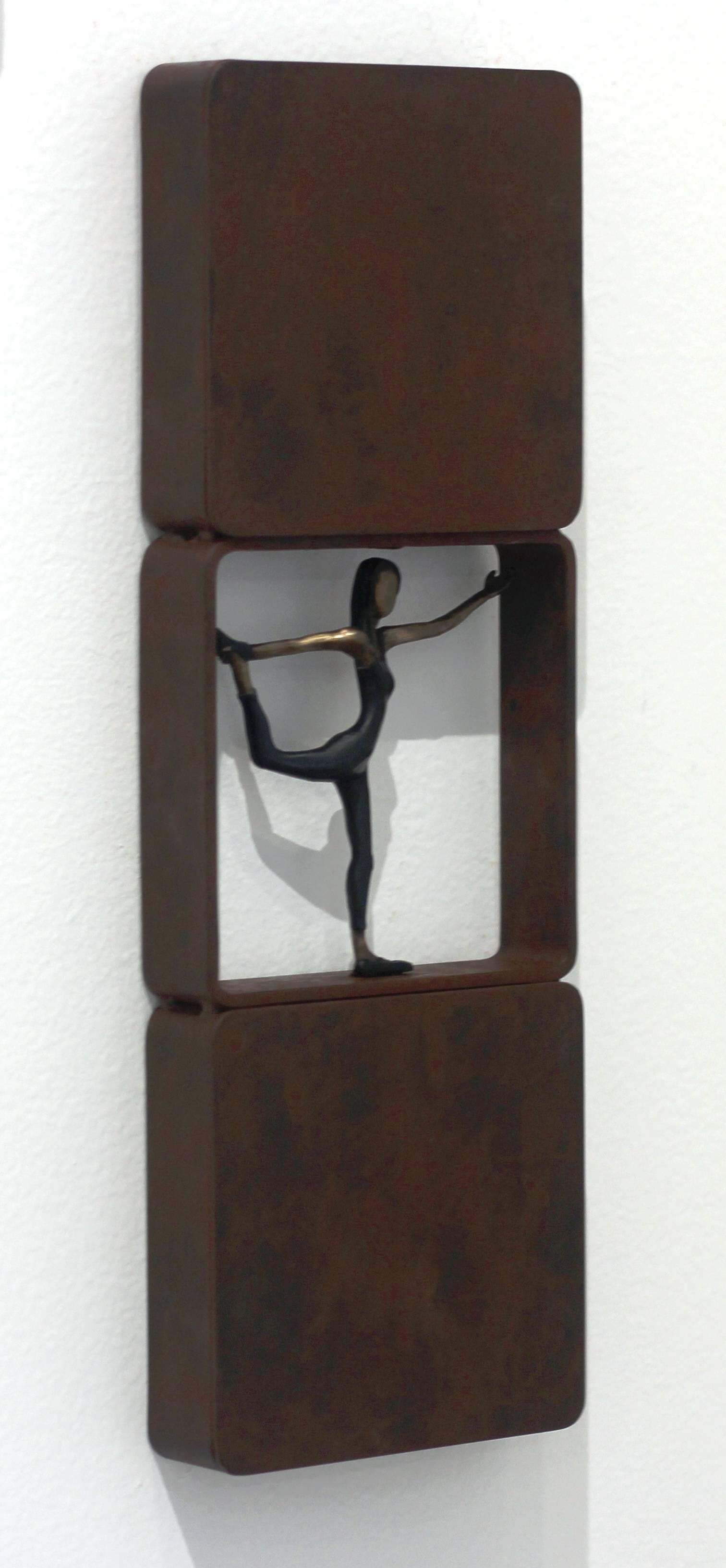 Adagio - Contemporary Sculpture by Mireia Serra