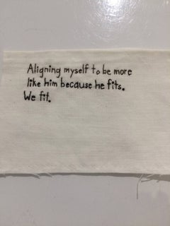 Alinearme- bordado escrito sobre tela