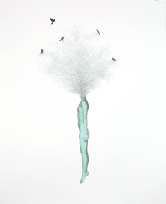 Dream In Between- Druck eines weiblichen Körpers in blauer Farbe mit Vögeln